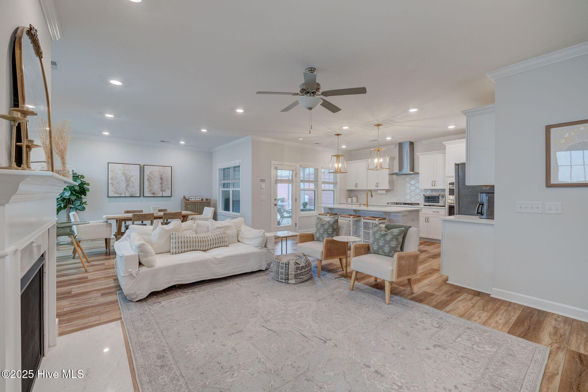7128 Maple Leaf Drive