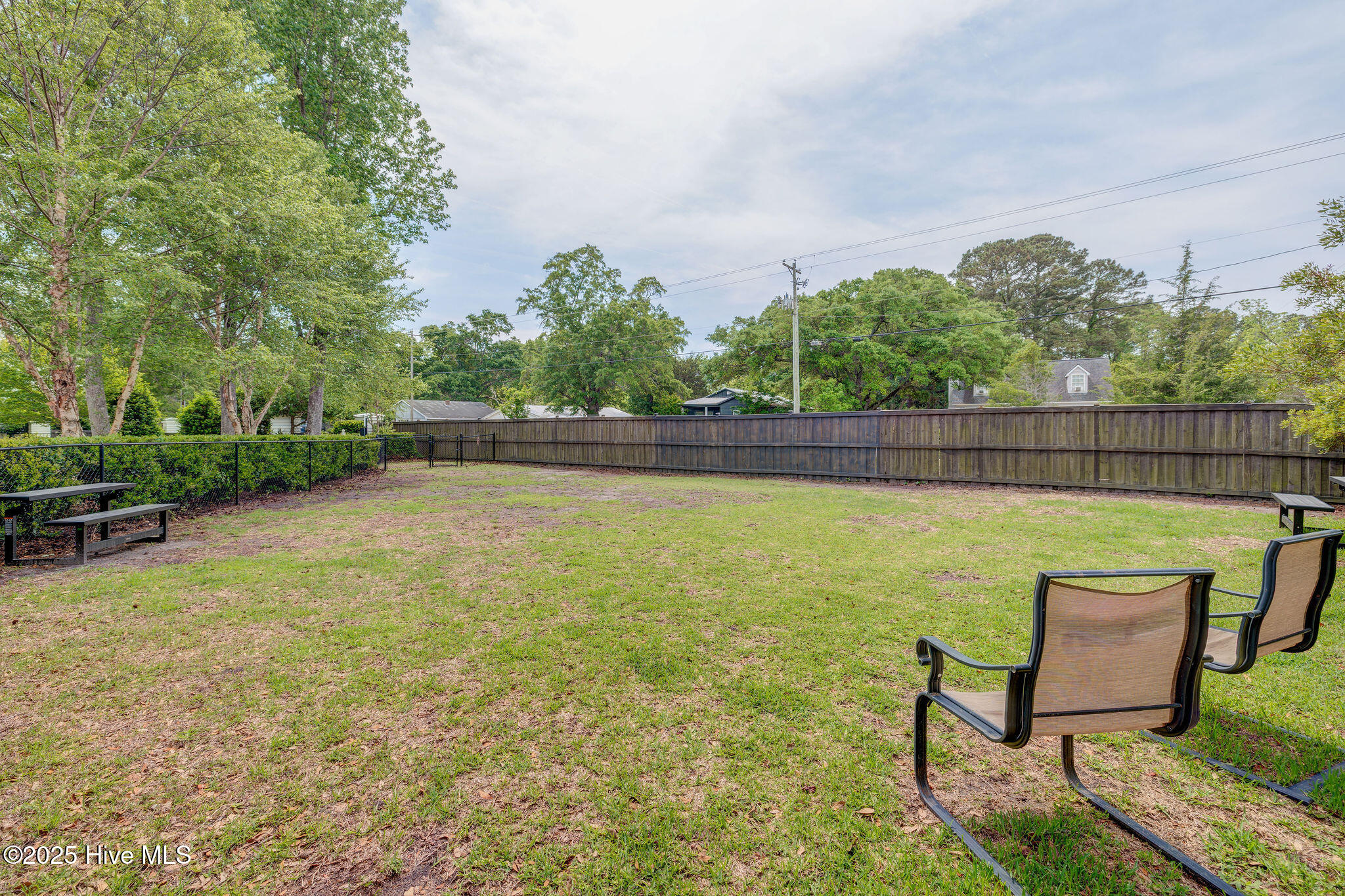 7128 Maple Leaf Drive