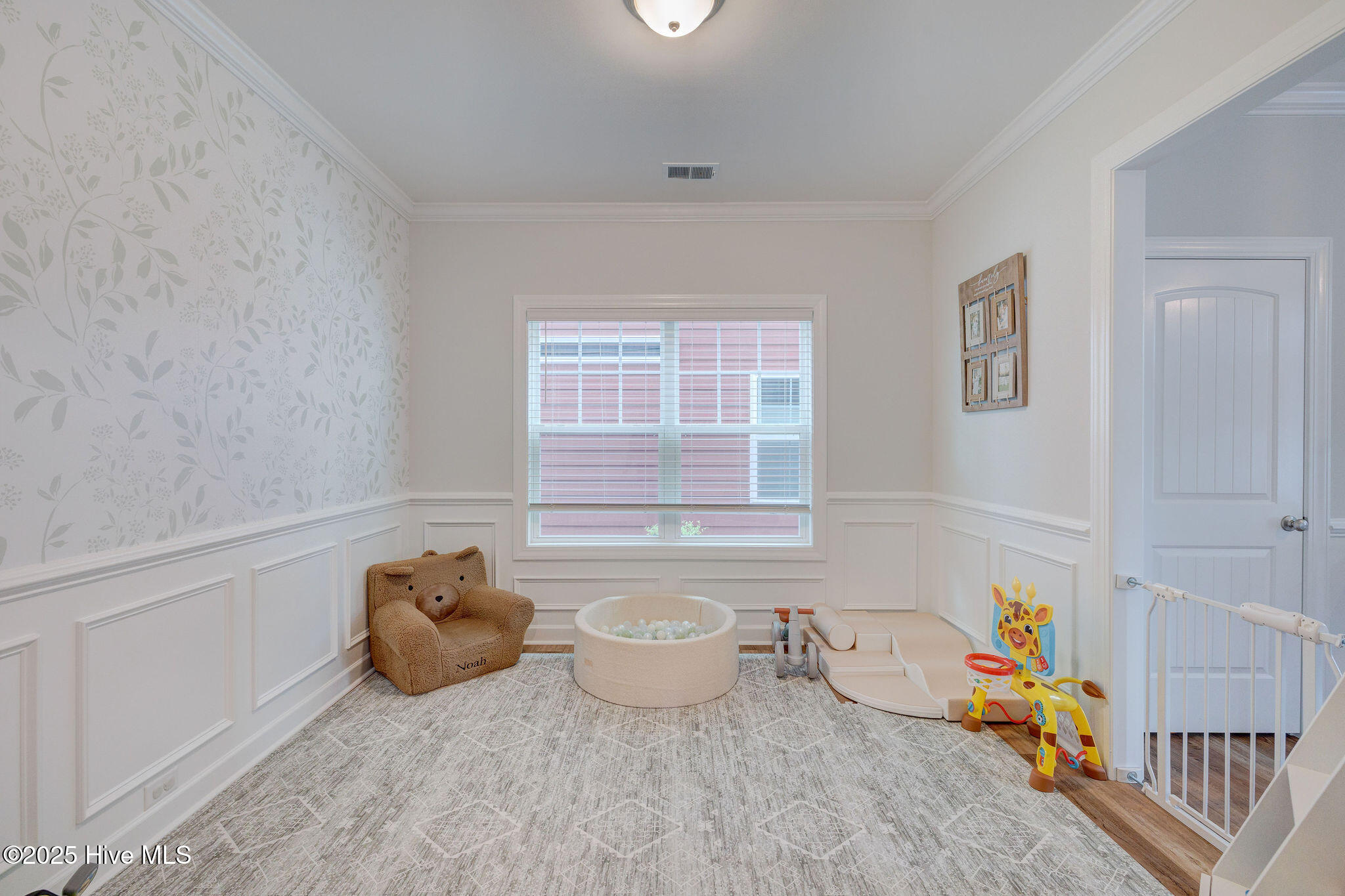 7128 Maple Leaf Drive