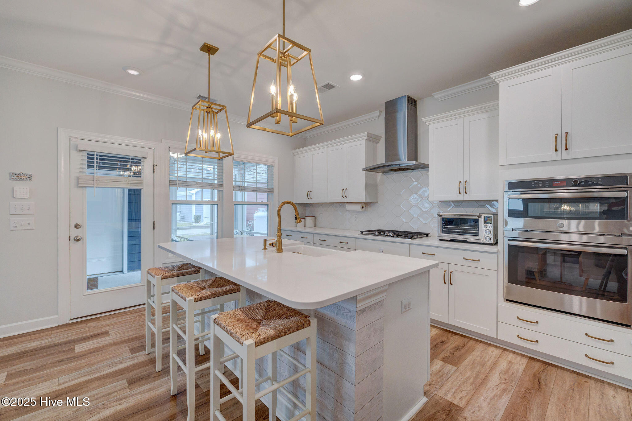 7128 Maple Leaf Drive