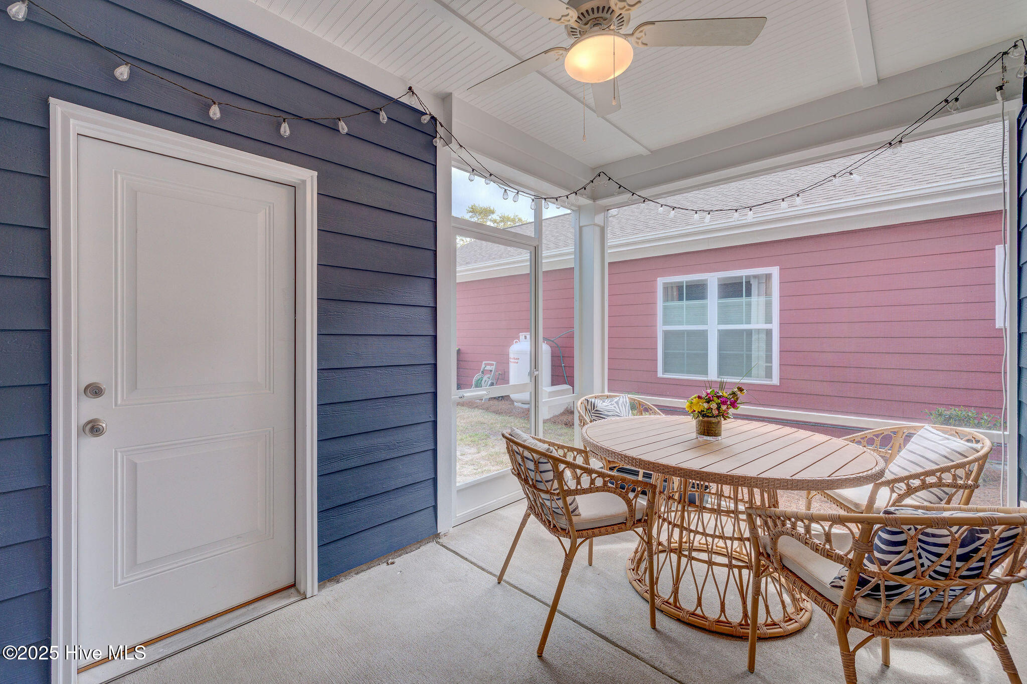 7128 Maple Leaf Drive
