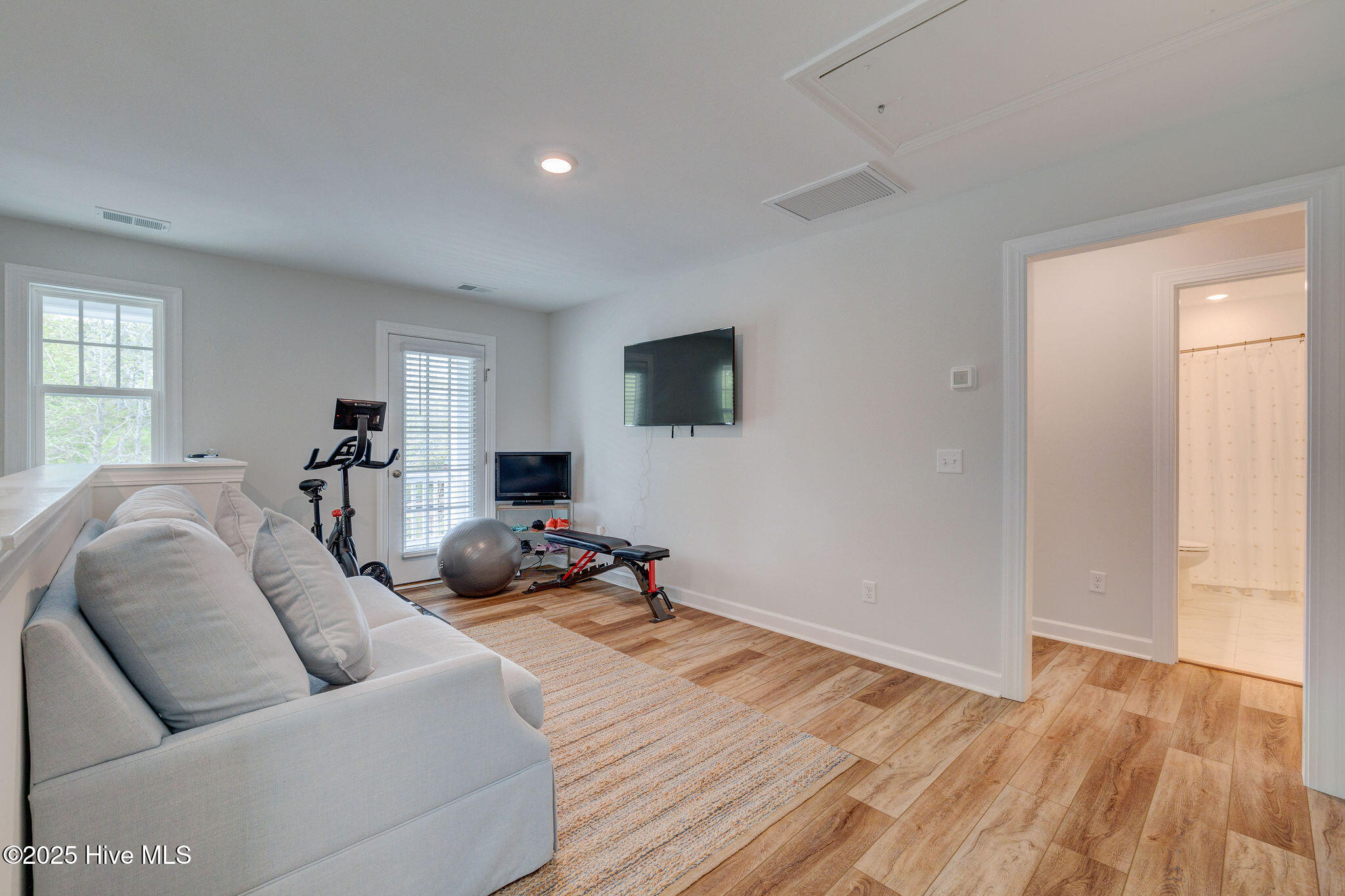 7128 Maple Leaf Drive