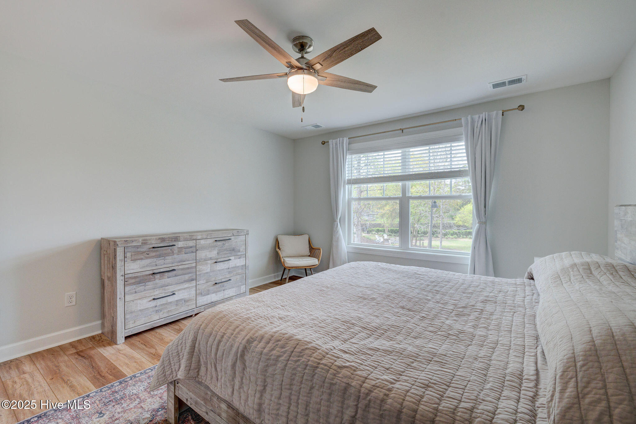 7128 Maple Leaf Drive
