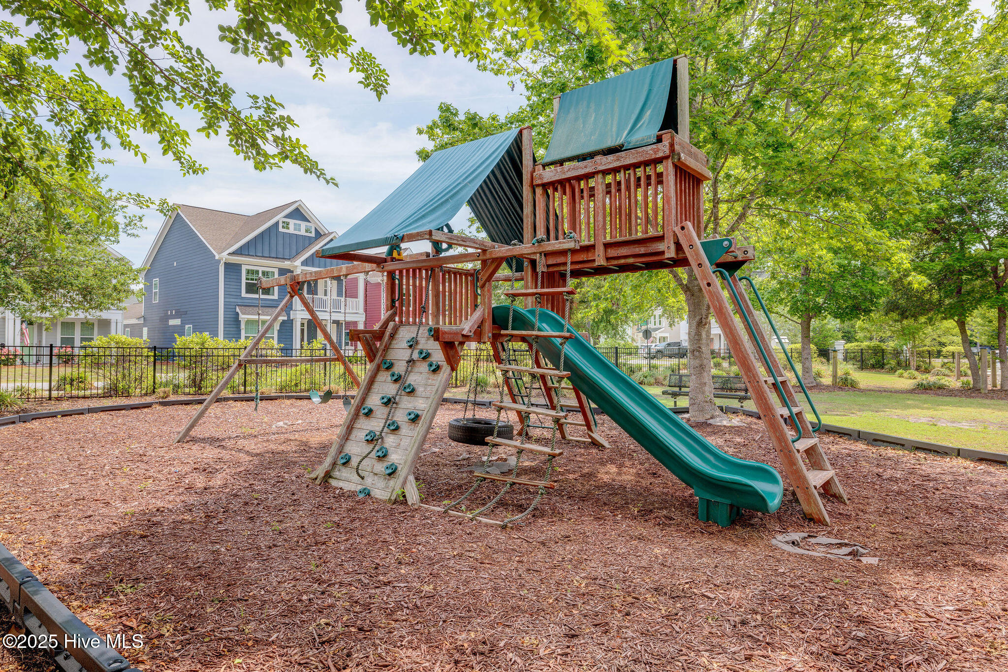 7128 Maple Leaf Drive