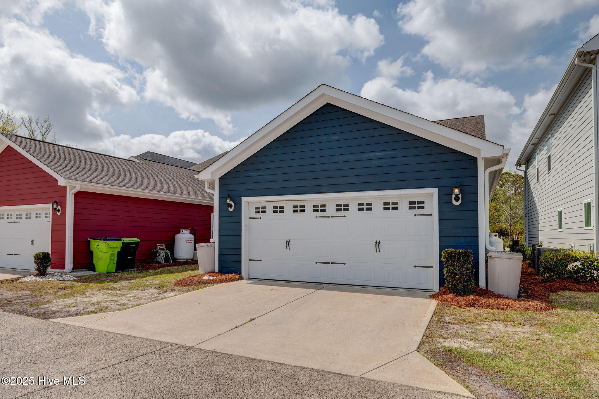 7128 Maple Leaf Drive