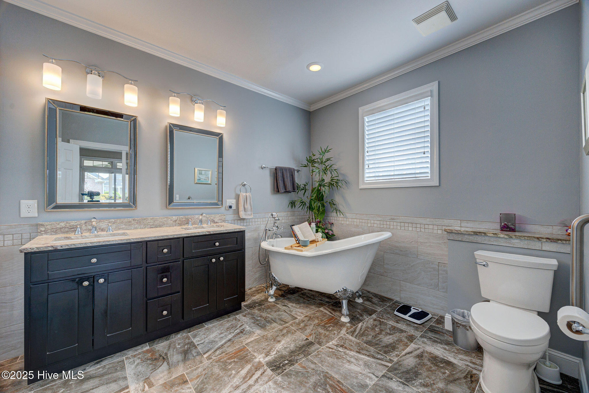 1003 Chalet Court