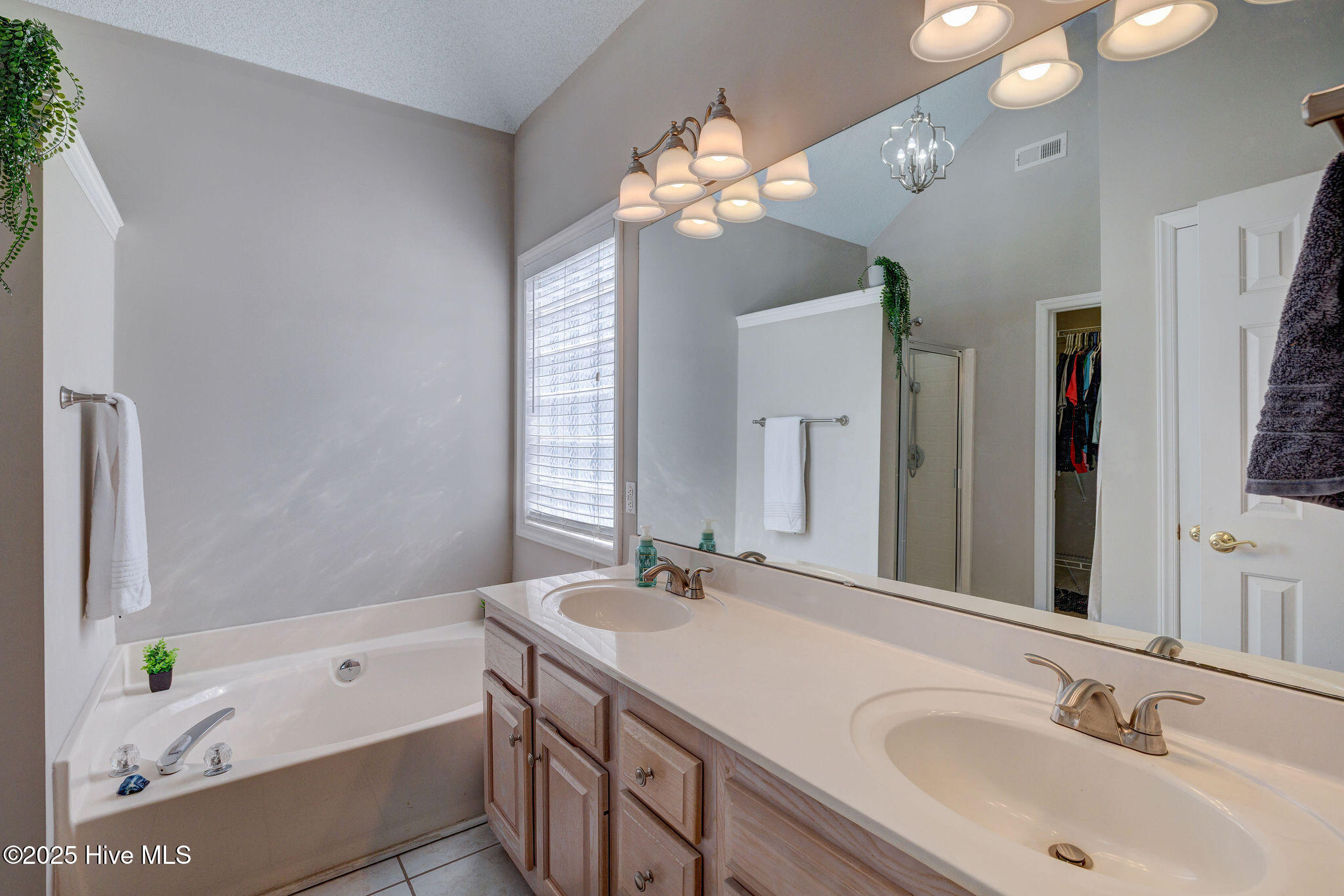 716 Crows Nest Court