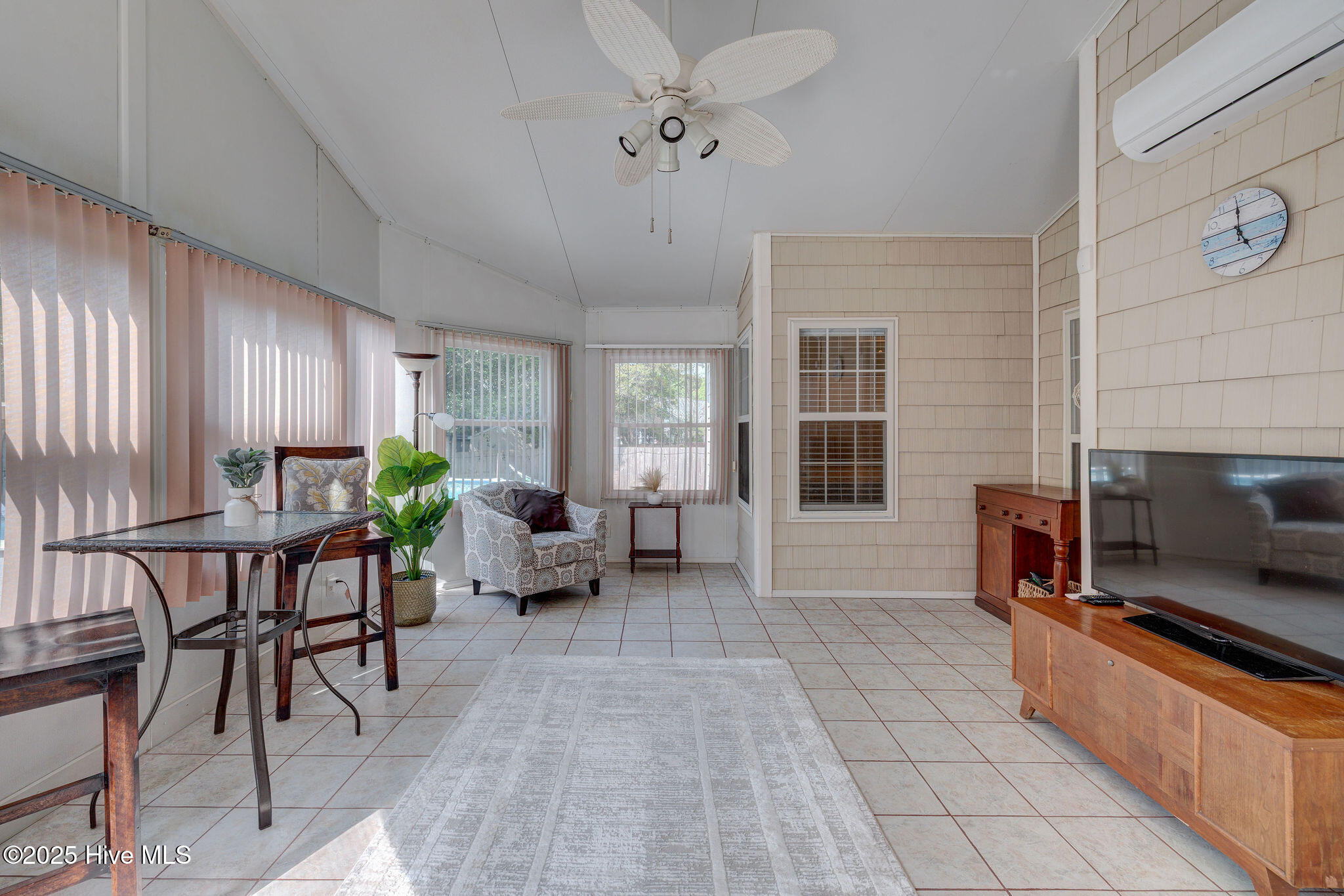 716 Crows Nest Court