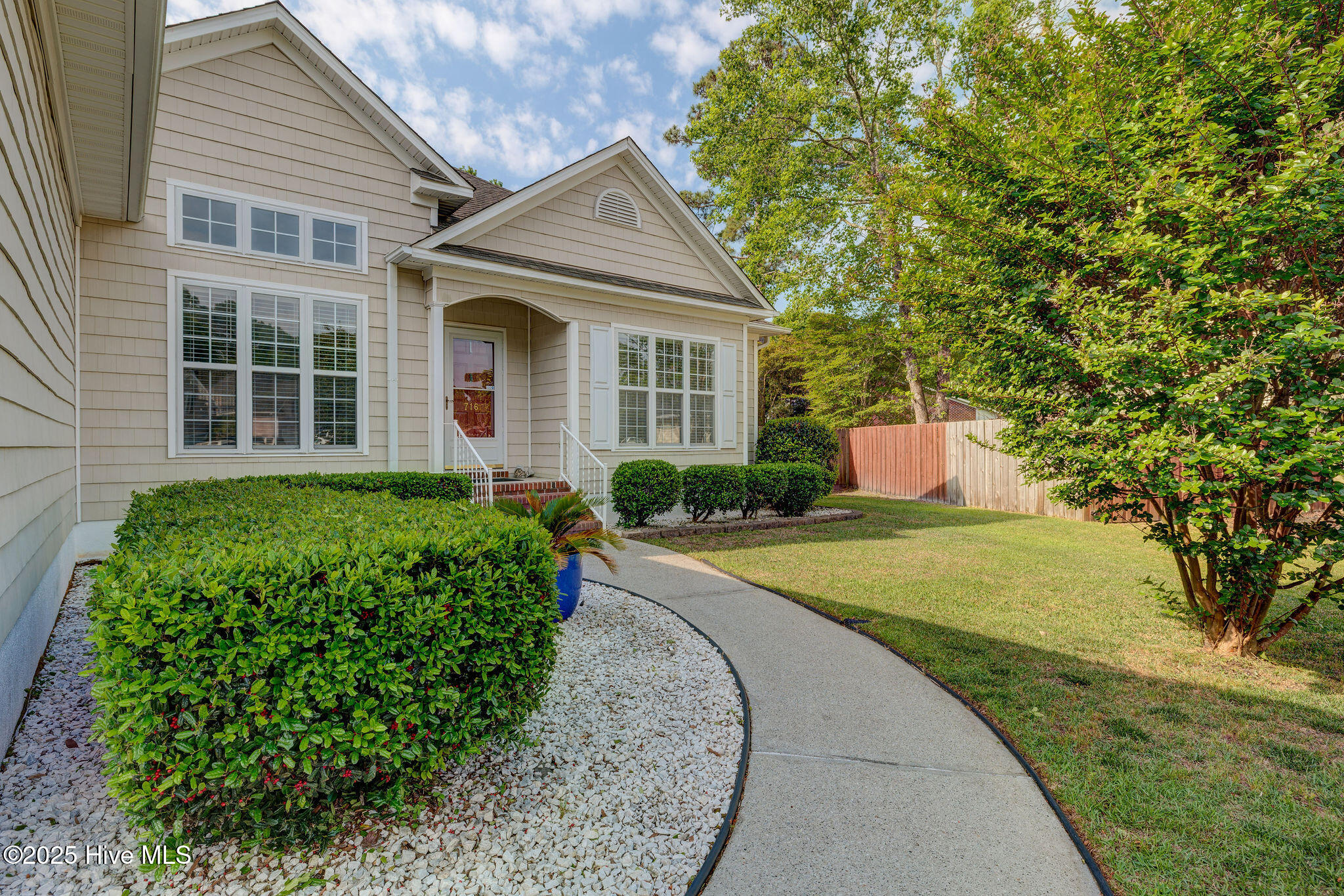 716 Crows Nest Court