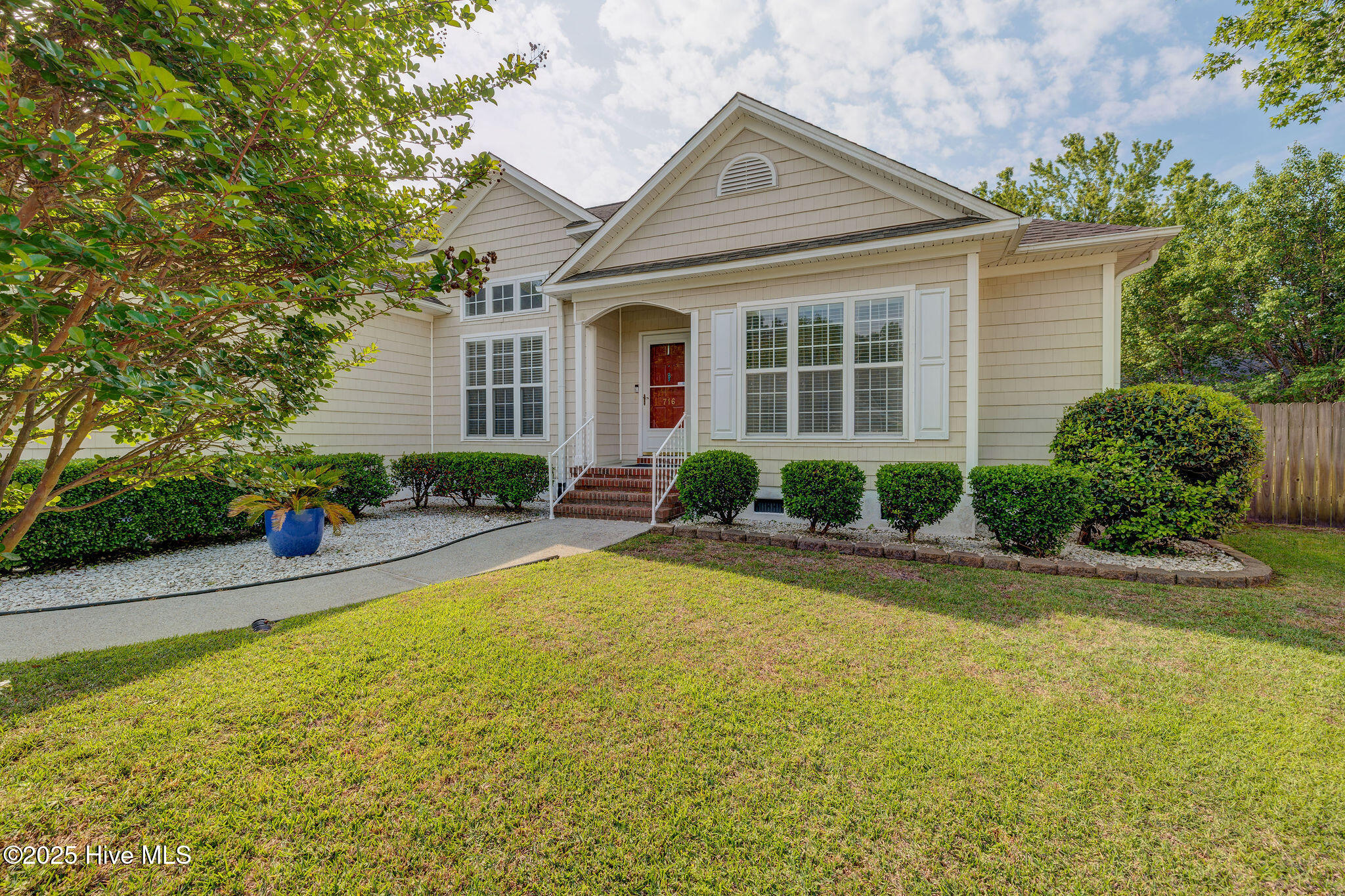 716 Crows Nest Court