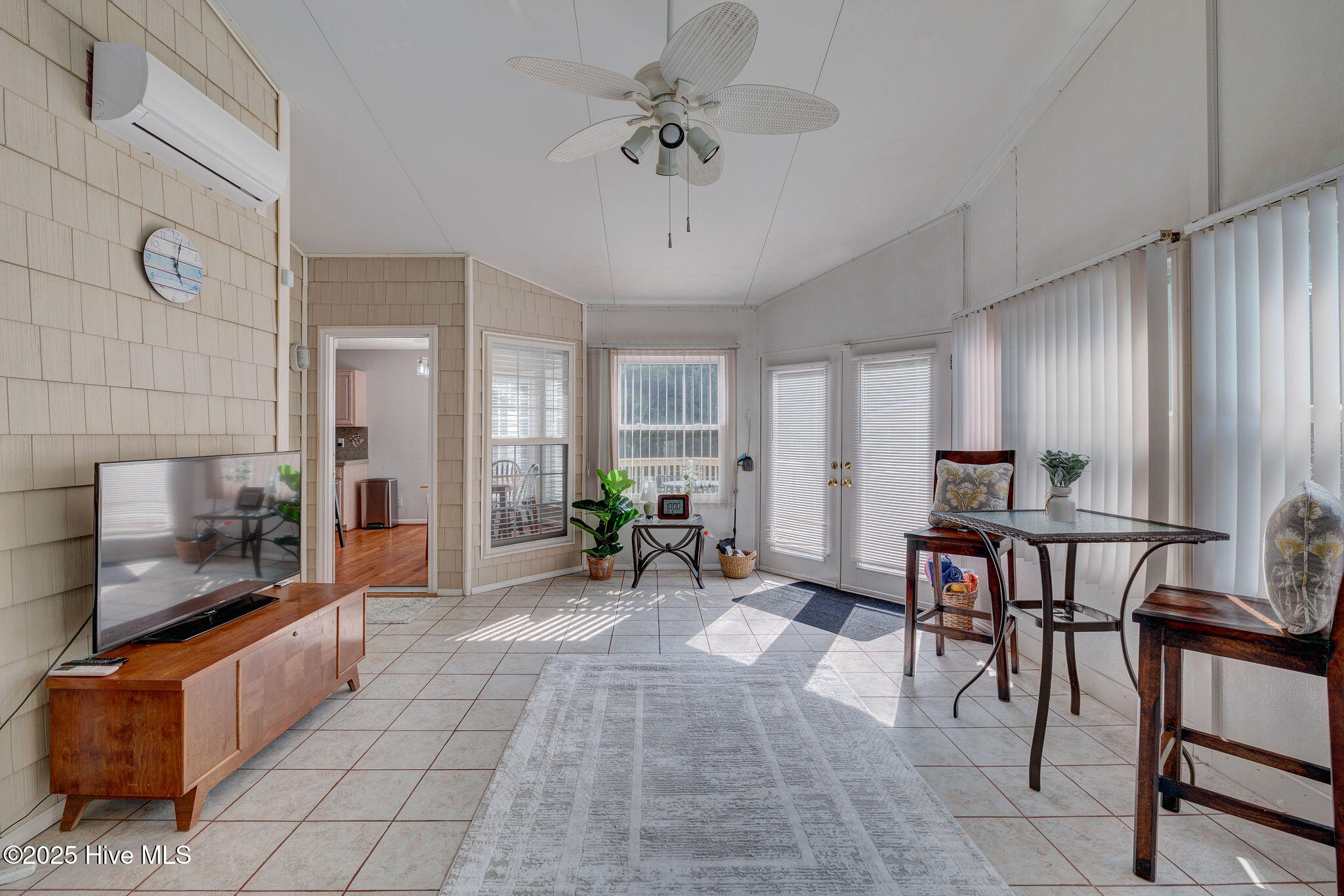 716 Crows Nest Court