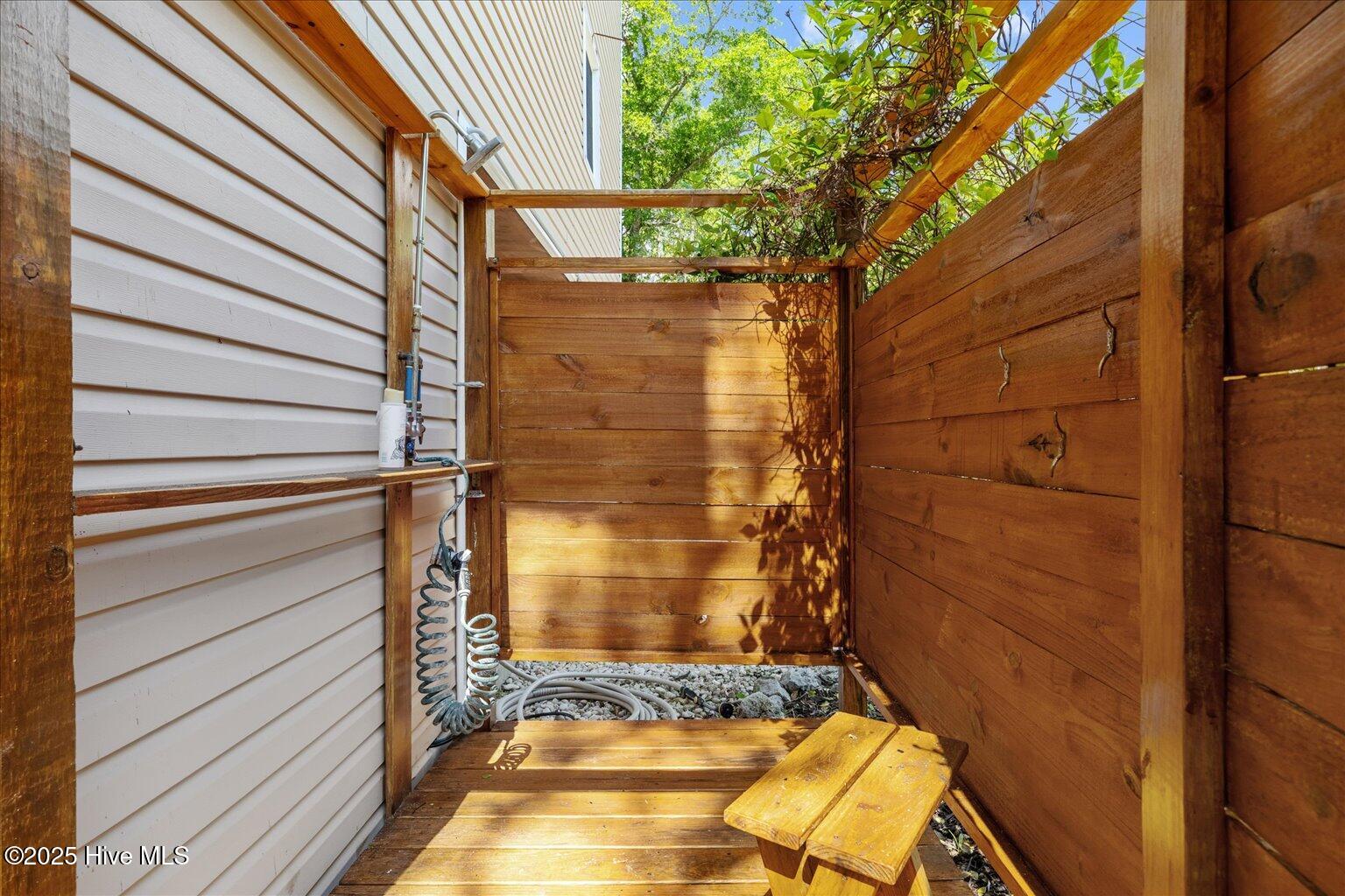402 Seafarer Drive