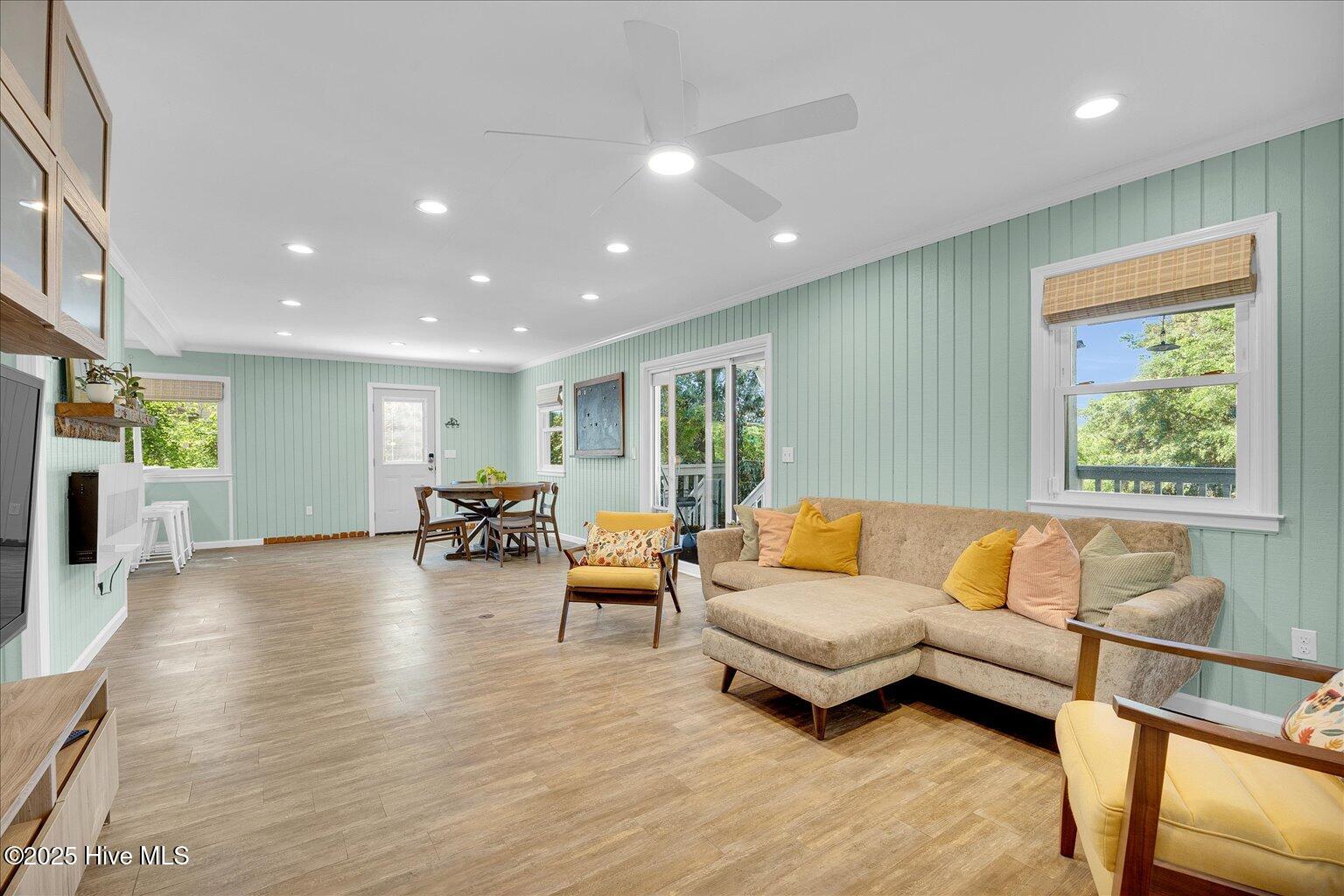 402 Seafarer Drive