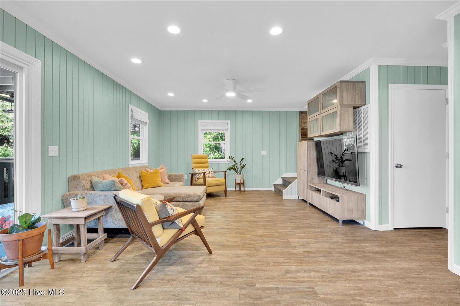 402 Seafarer Drive