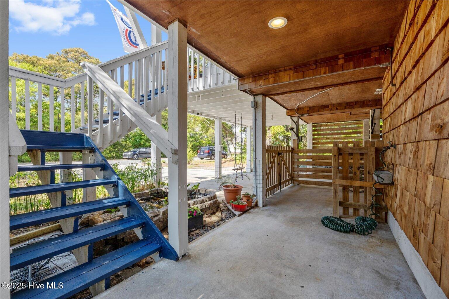 402 Seafarer Drive