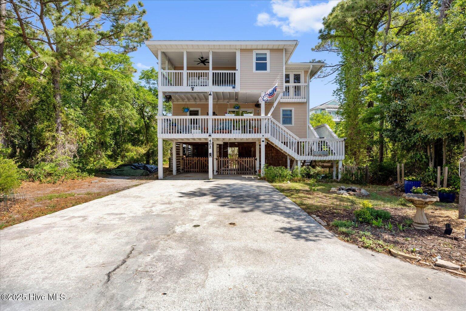 402 Seafarer Drive