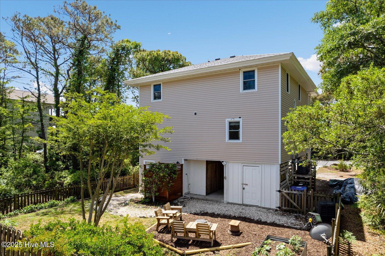 402 Seafarer Drive