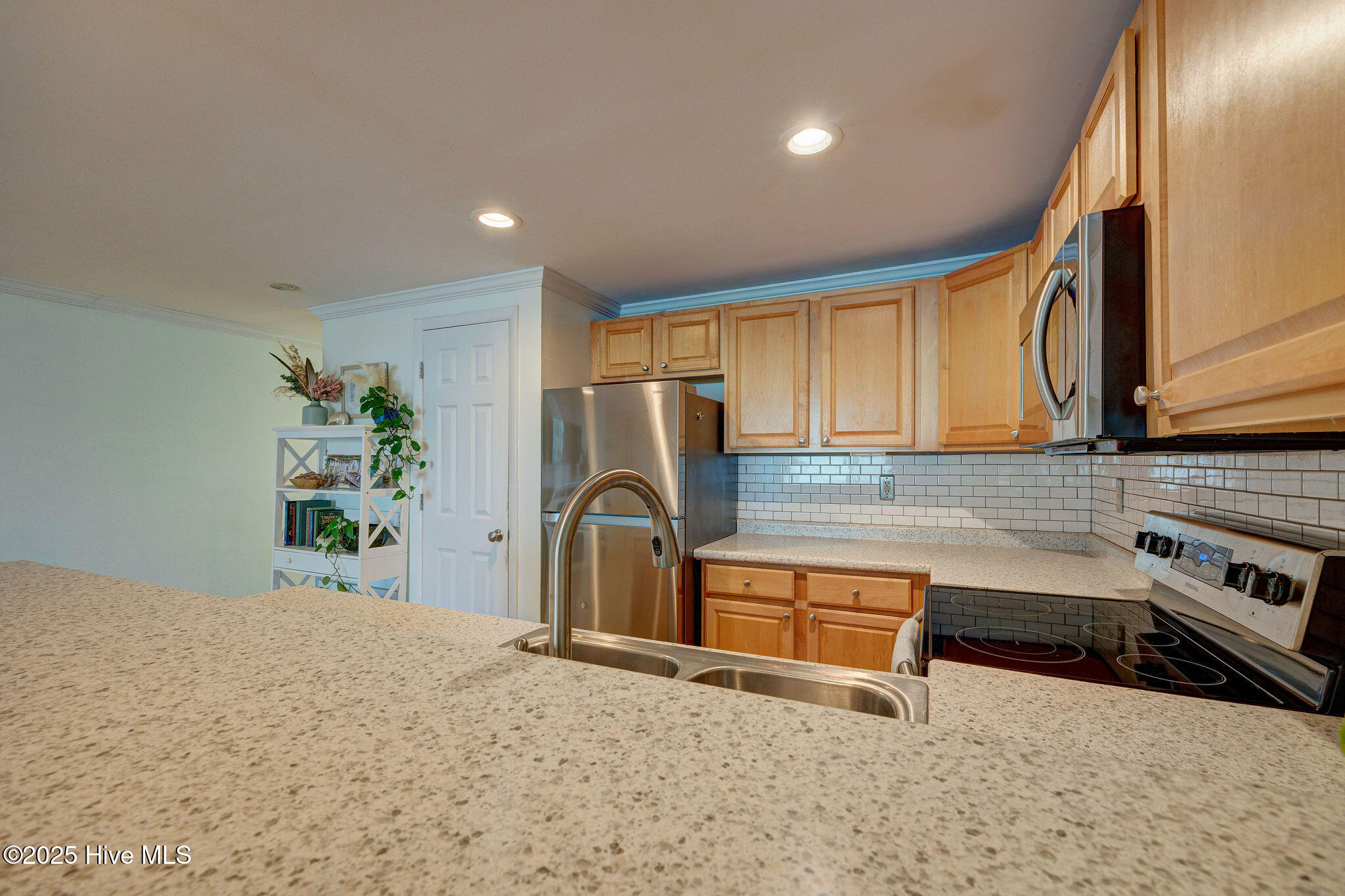 909 Carolina Beach Avenue N Unit 2b