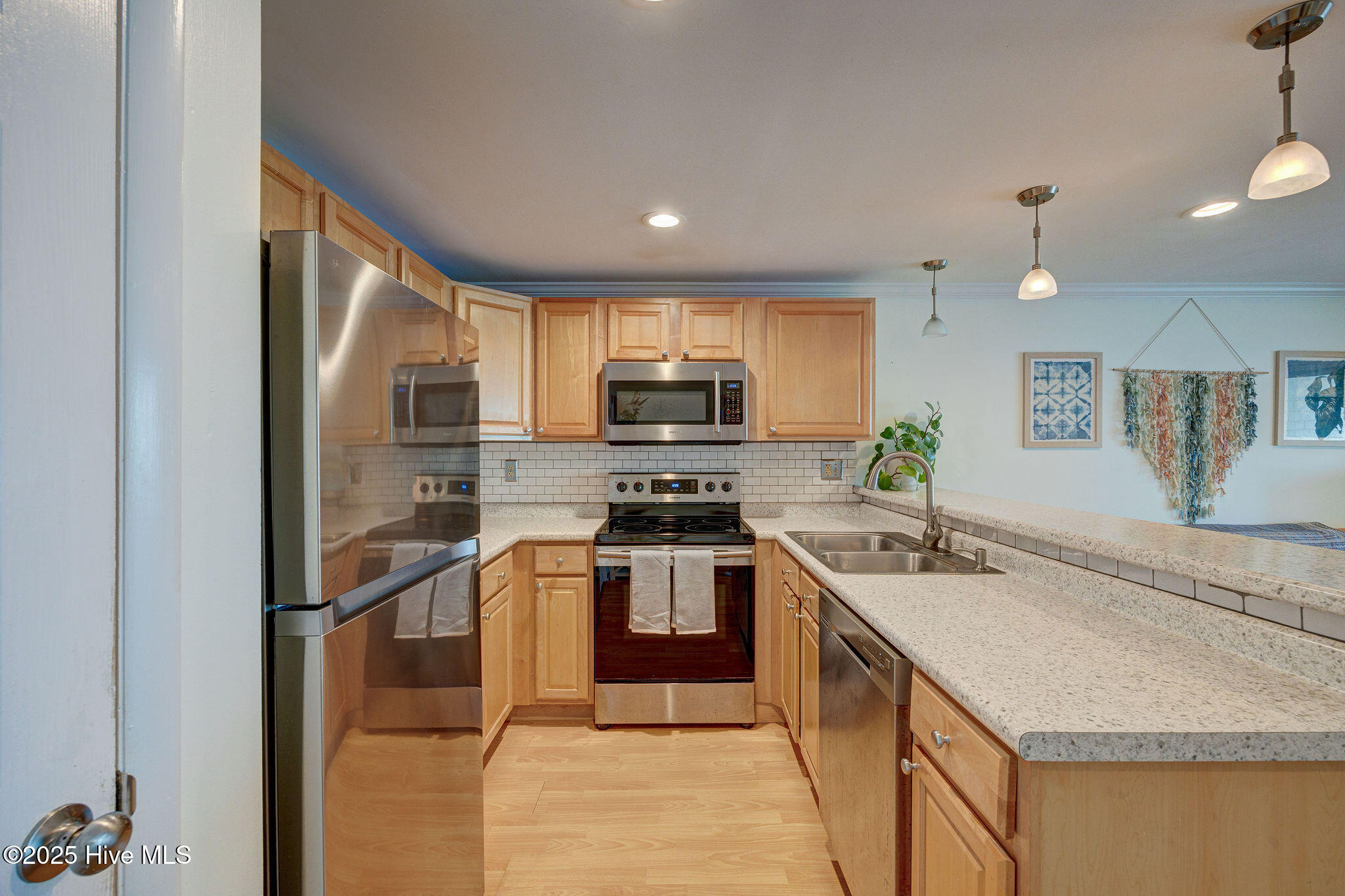 909 Carolina Beach Avenue N Unit 2b