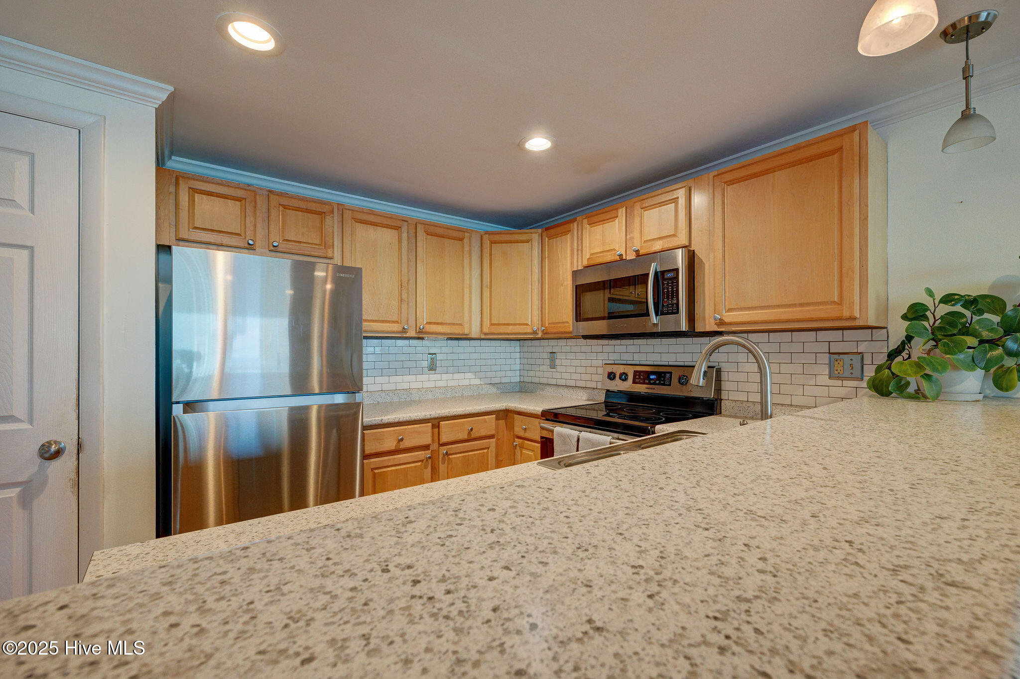 909 Carolina Beach Avenue N Unit 2b