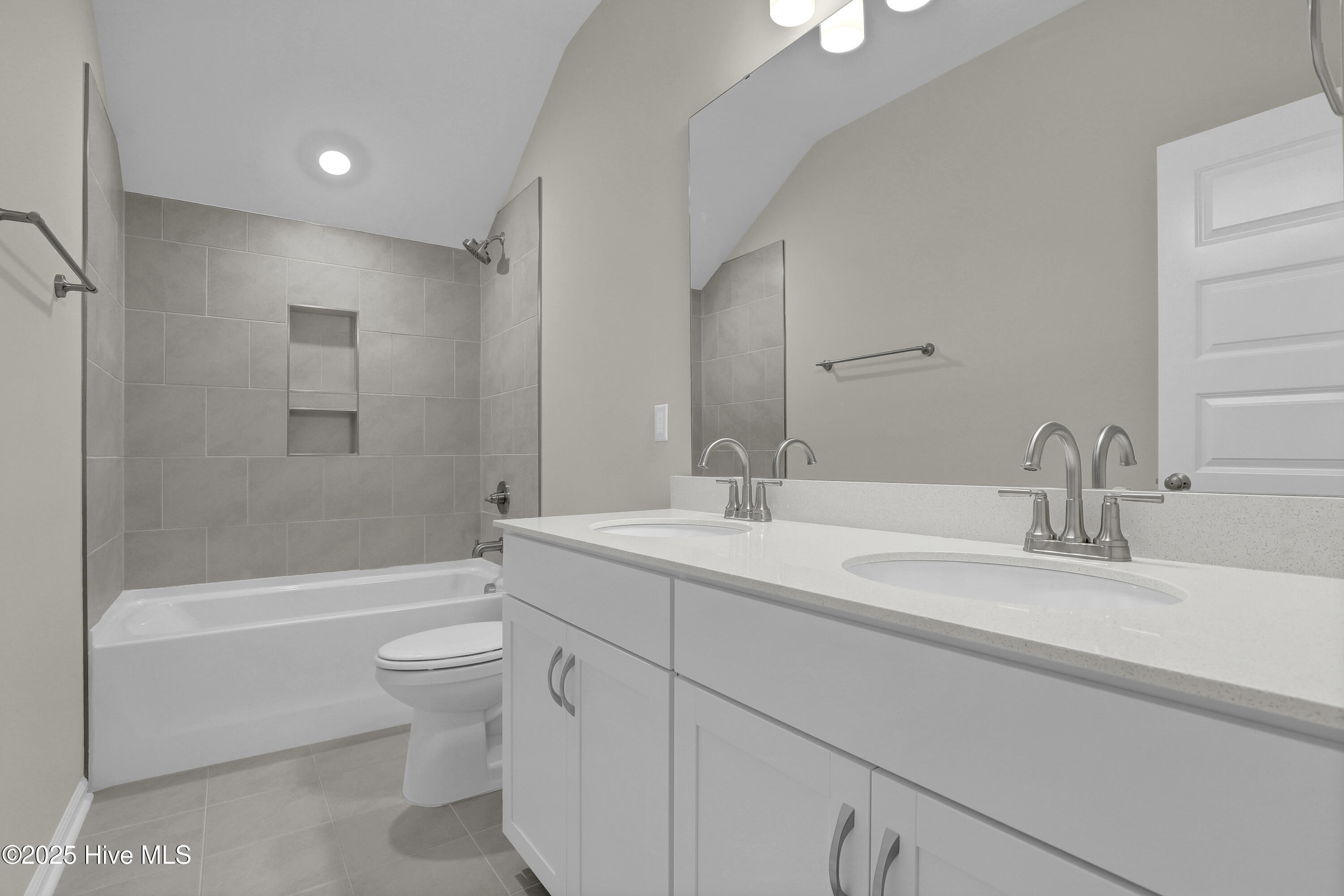 230 Planters Walk