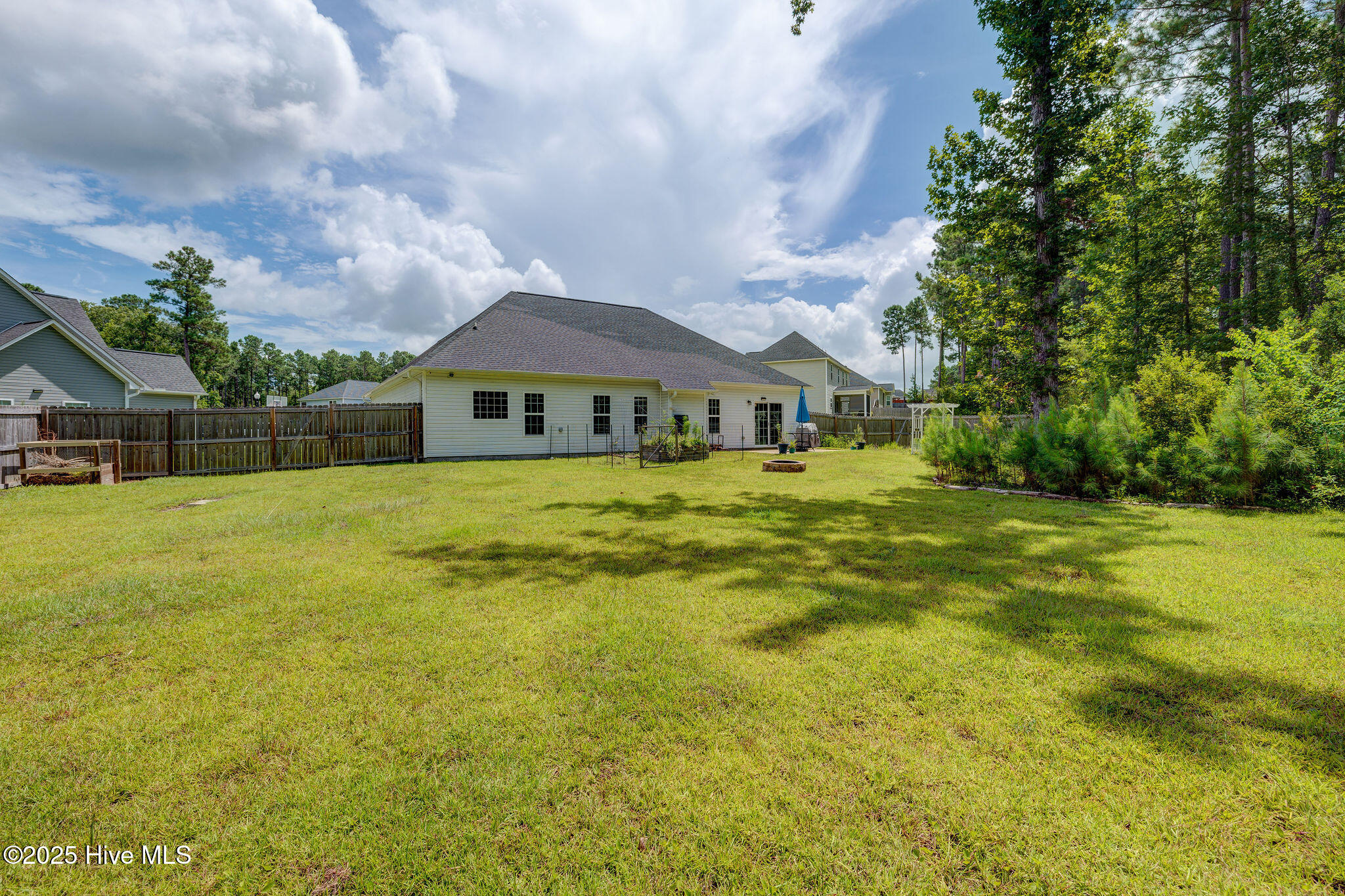 467 W Huckleberry Way