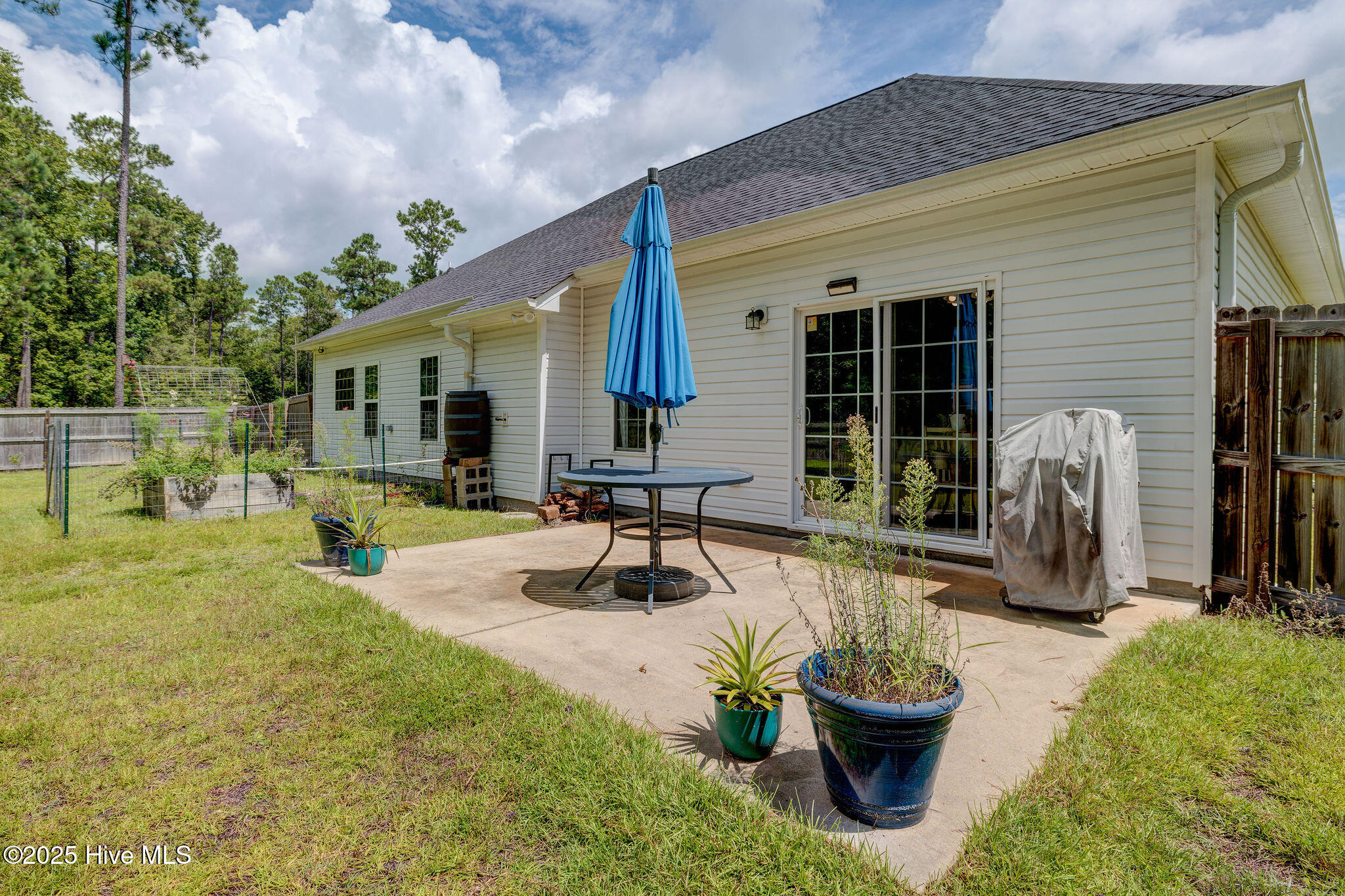 467 W Huckleberry Way