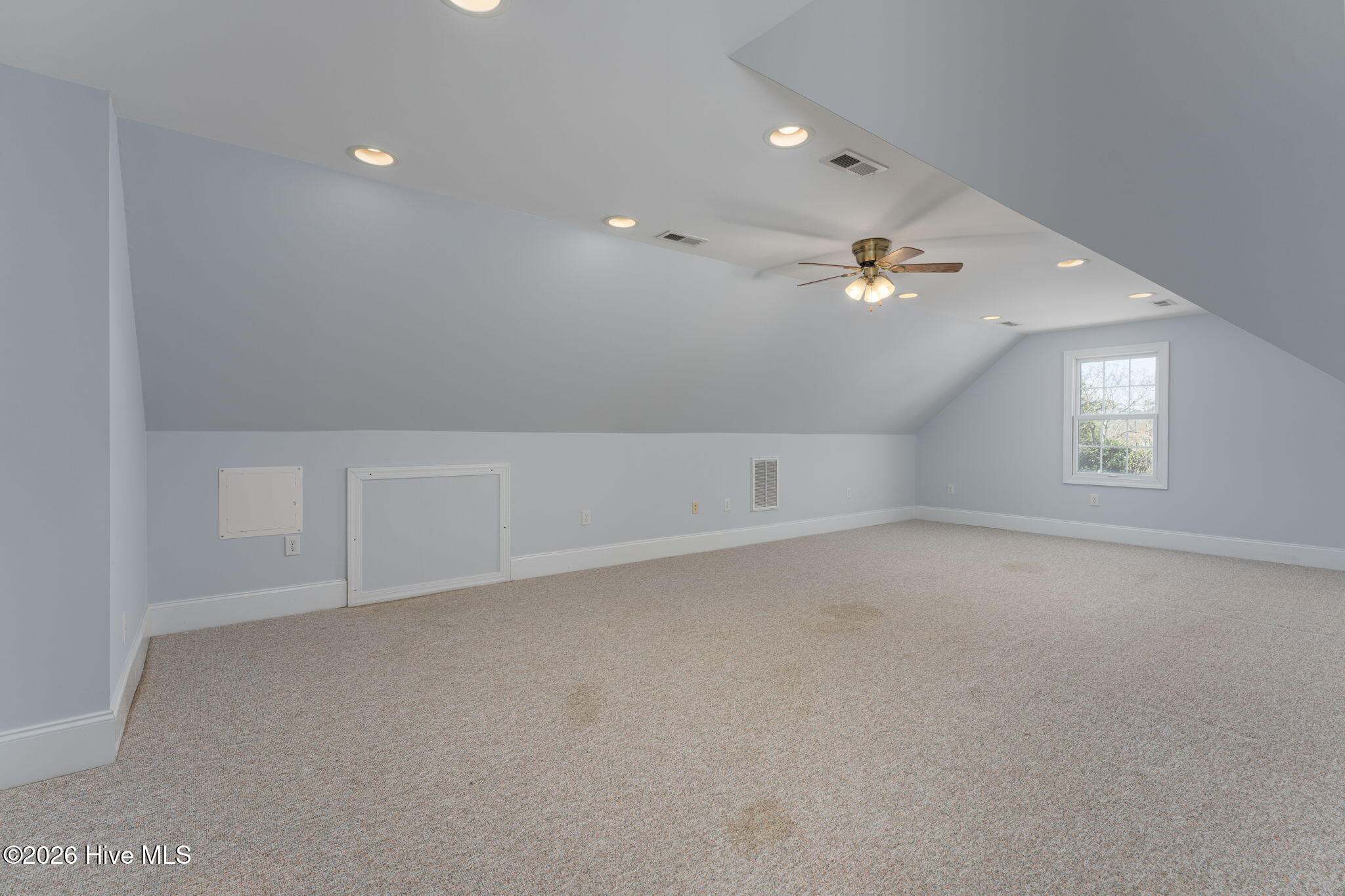 2689 Sloop Point Loop Road