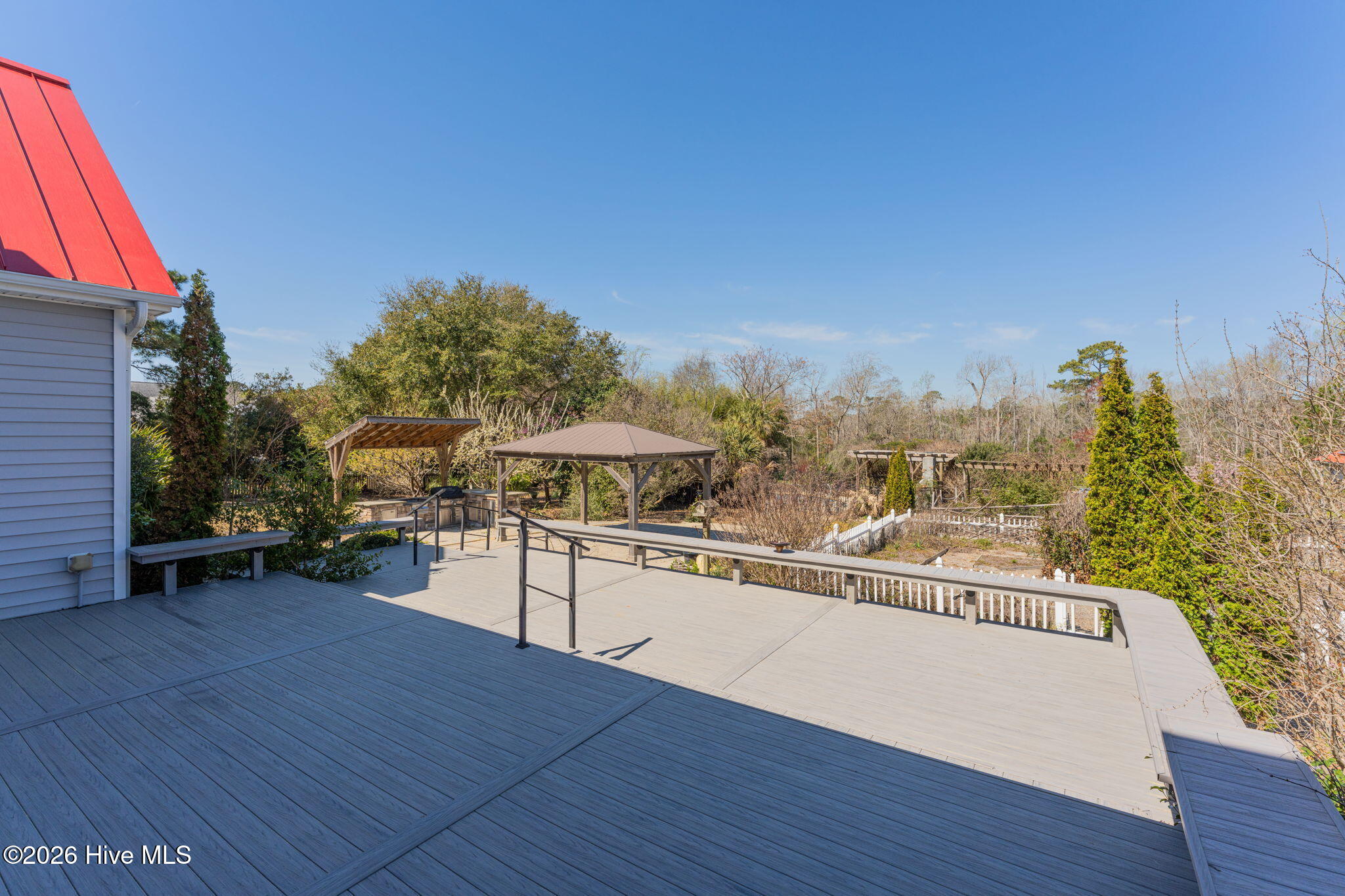 2689 Sloop Point Loop Road