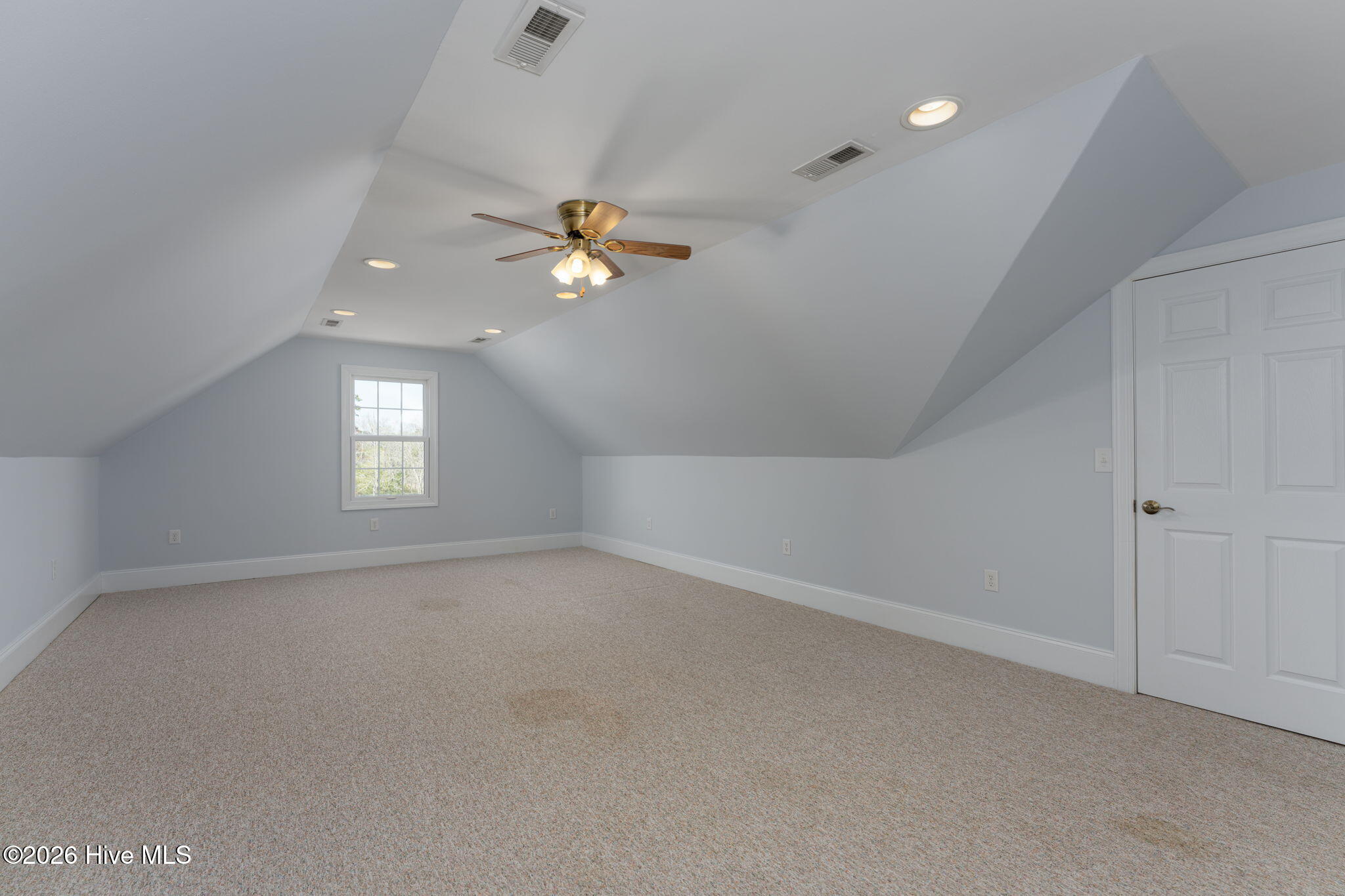 2689 Sloop Point Loop Road