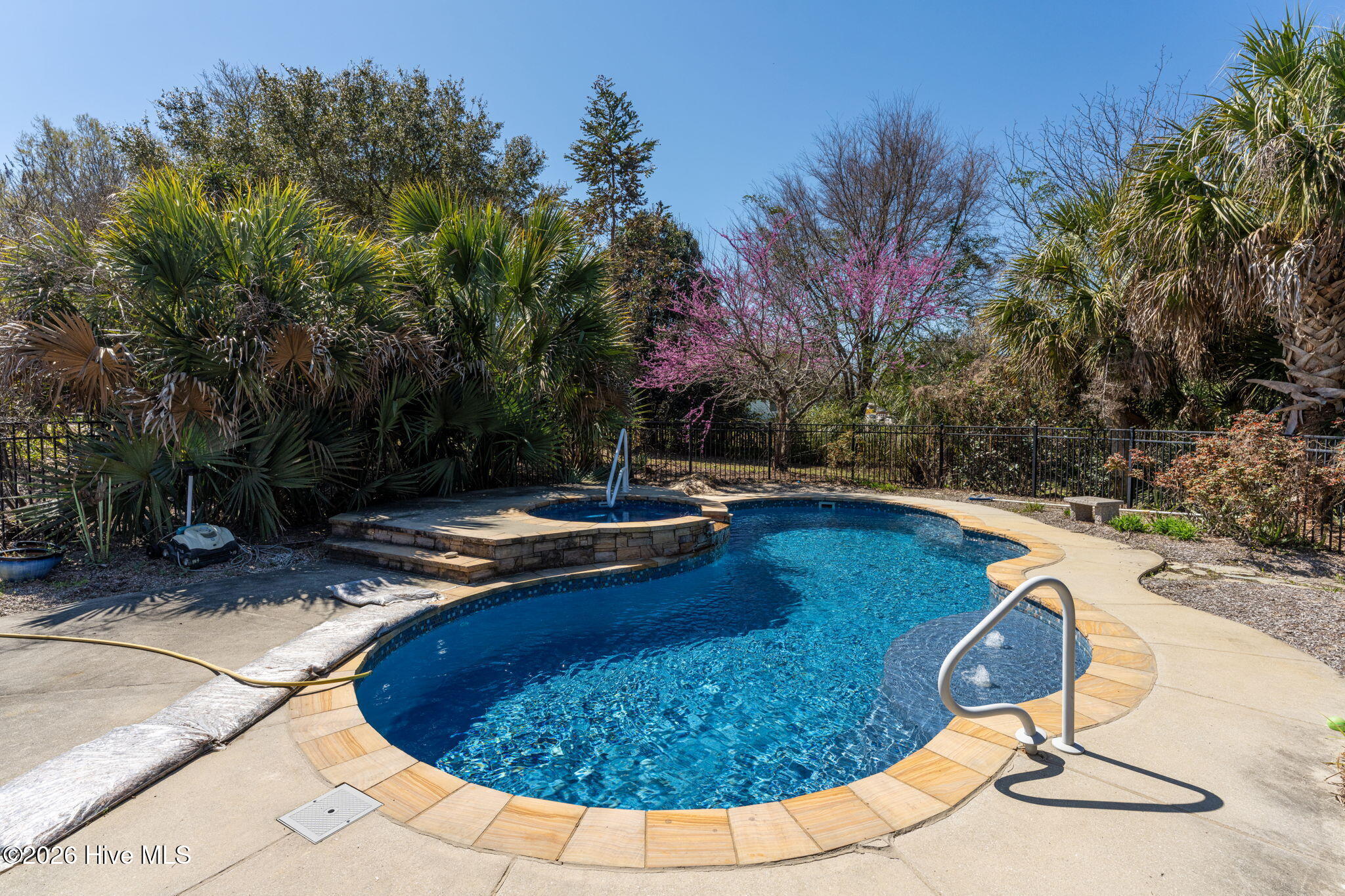 2689 Sloop Point Loop Road