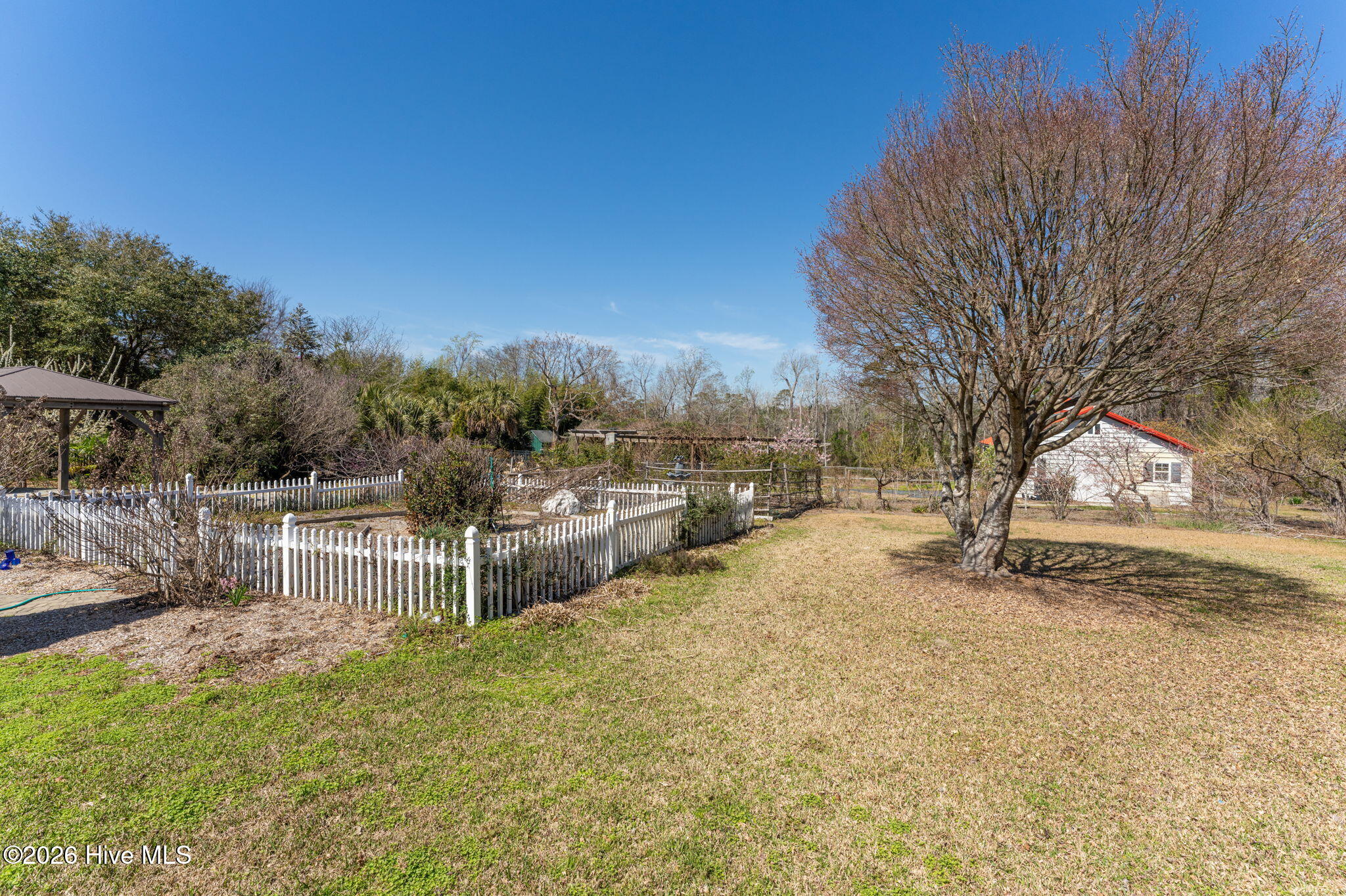 2689 Sloop Point Loop Road