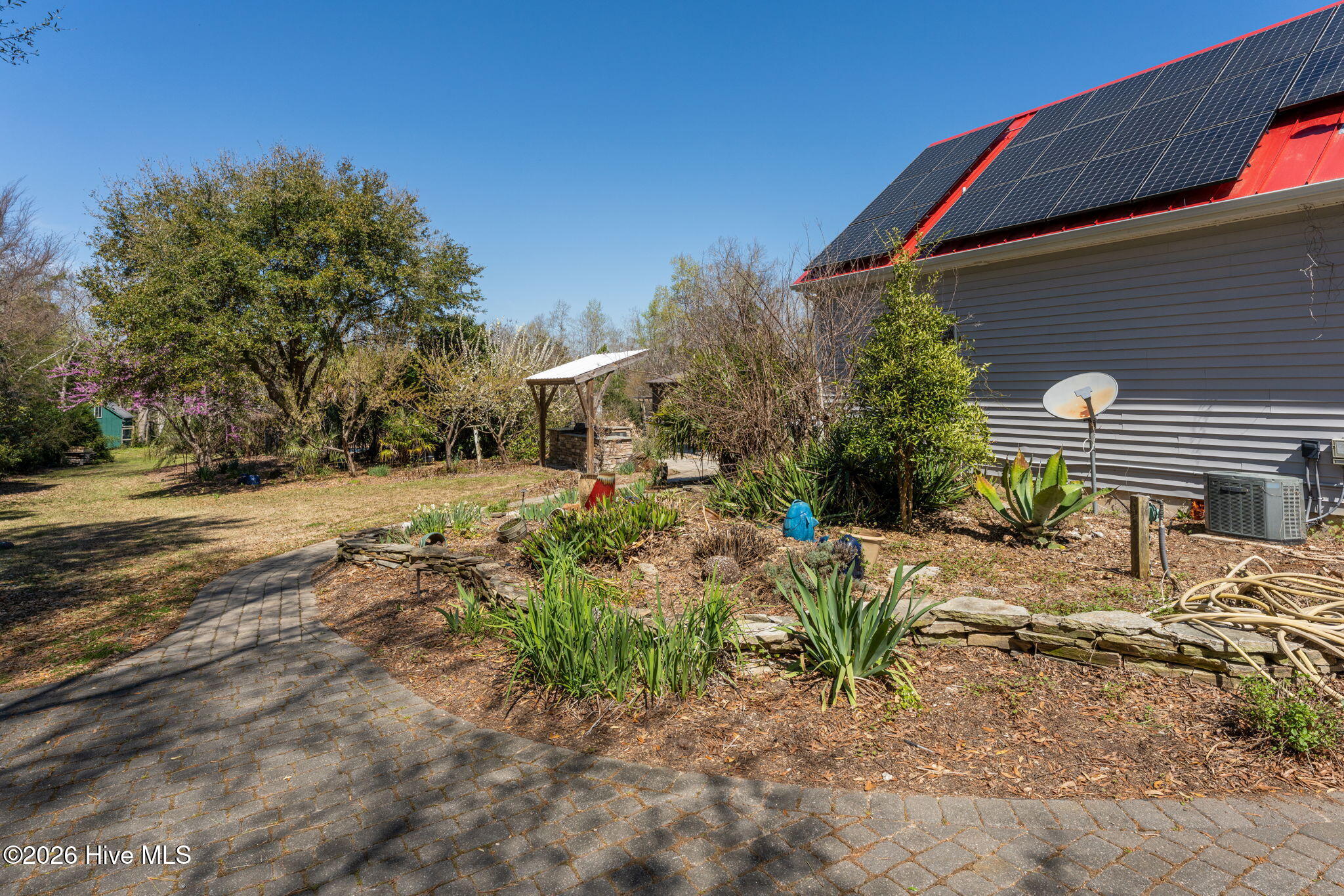 2689 Sloop Point Loop Road
