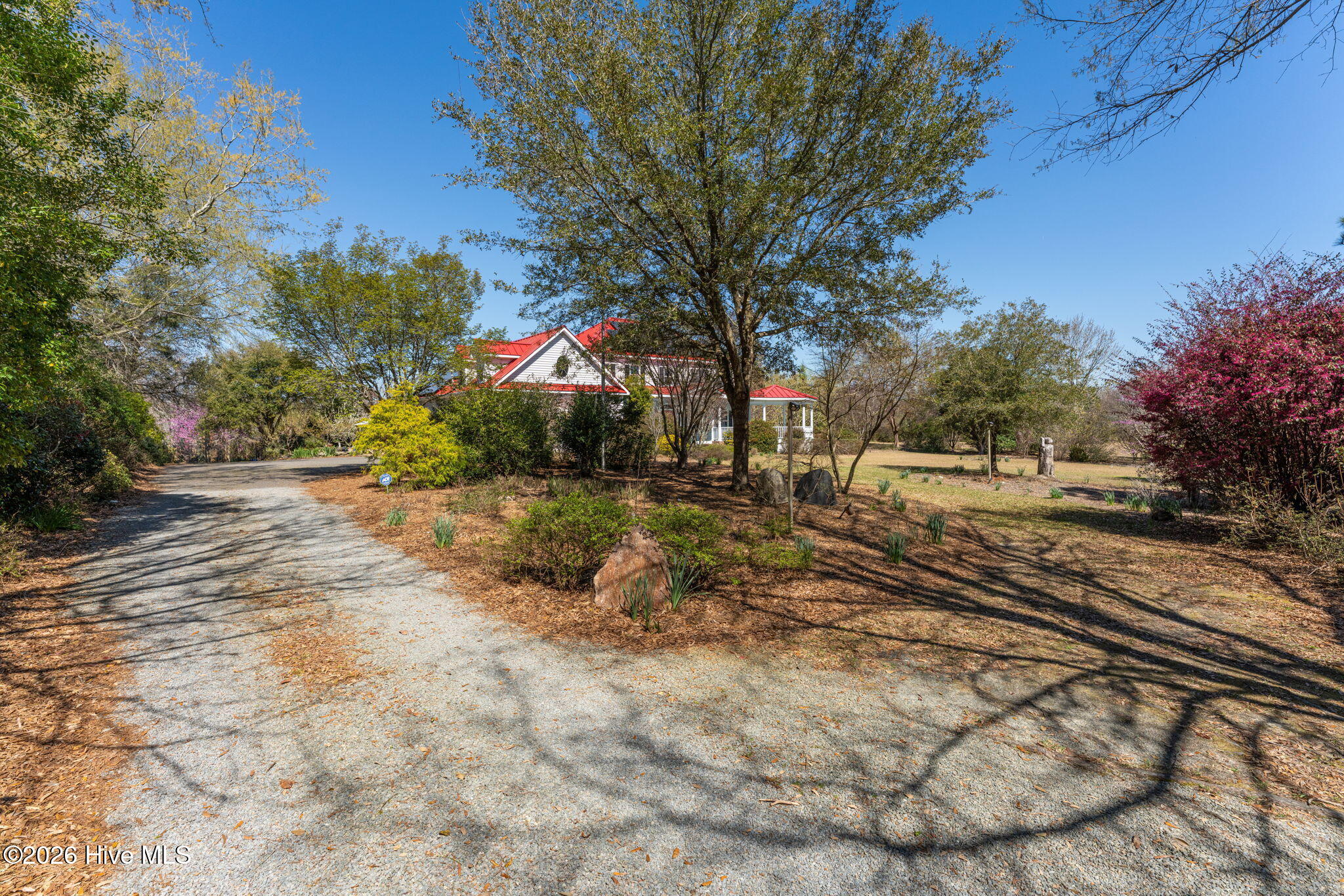 2689 Sloop Point Loop Road