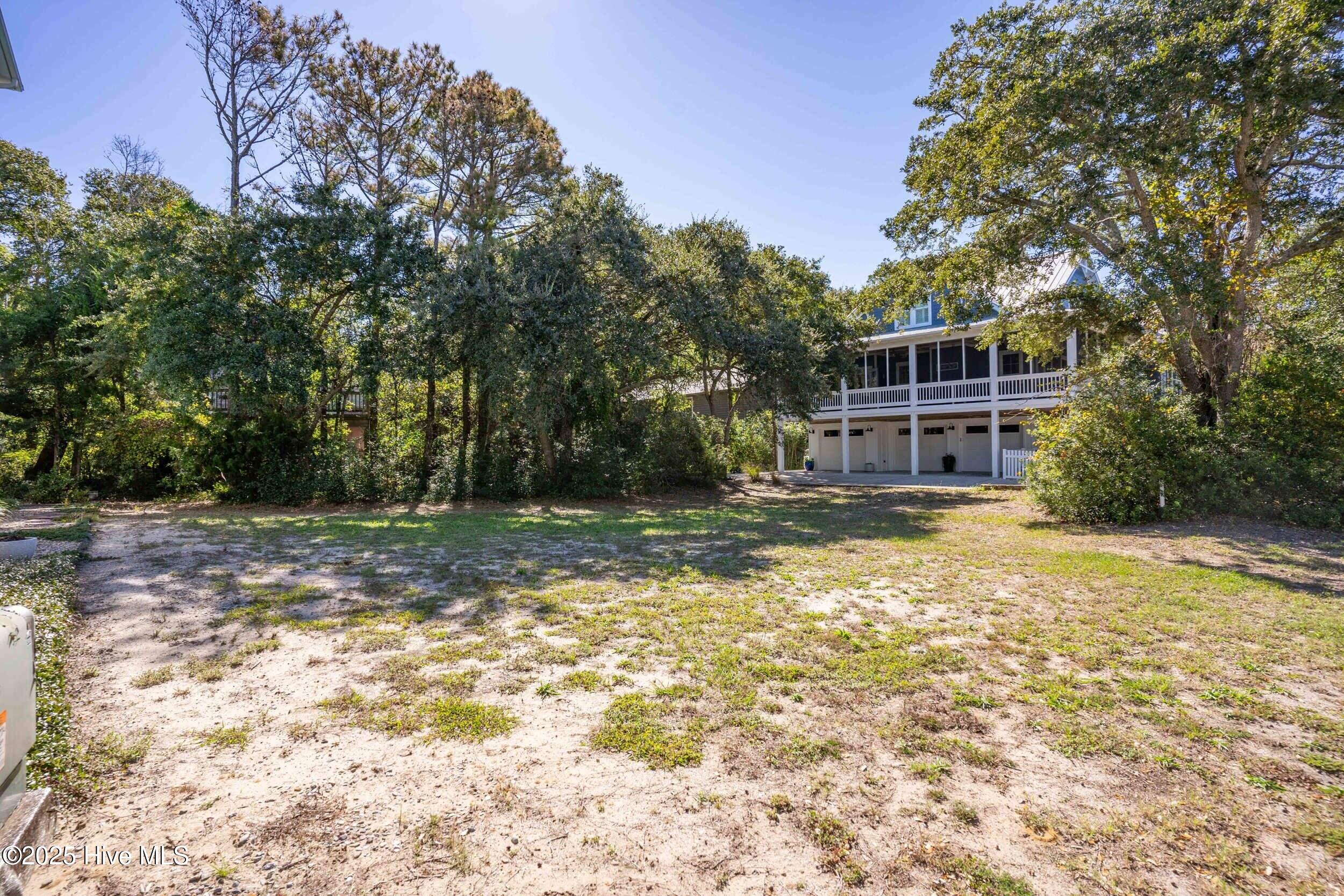 225 Marquesa Way