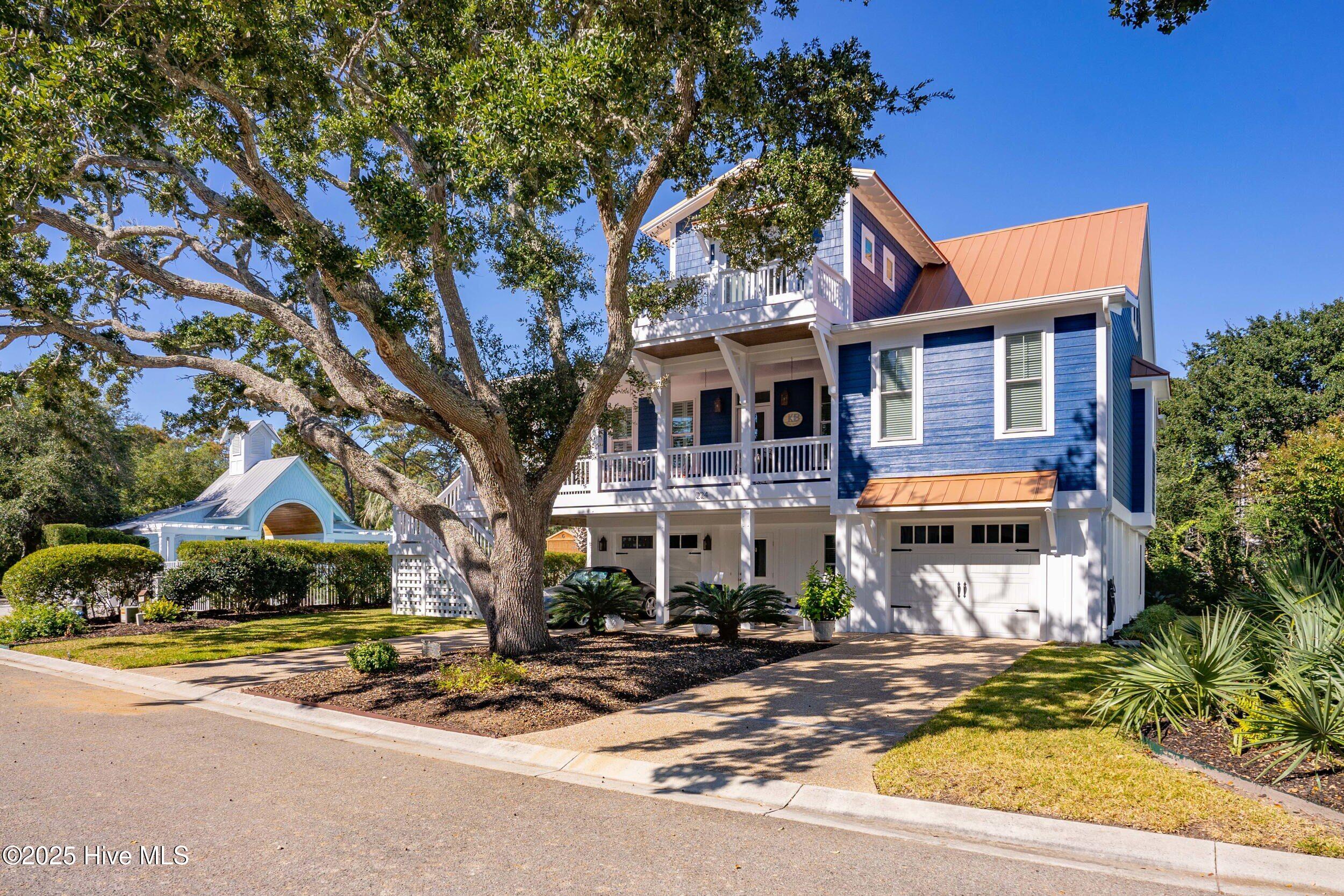 225 Marquesa Way
