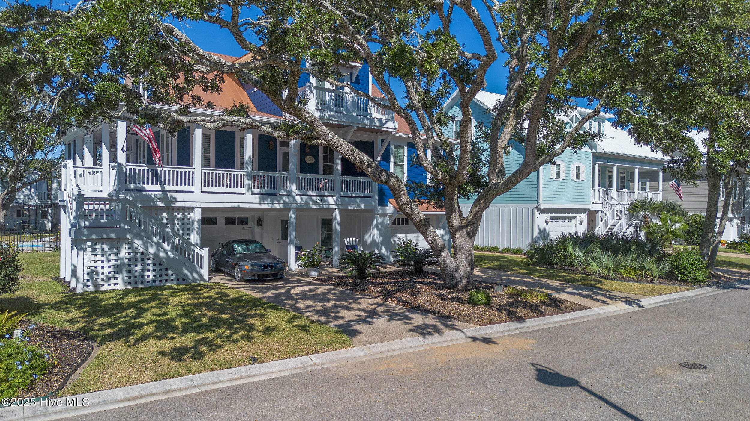225 Marquesa Way