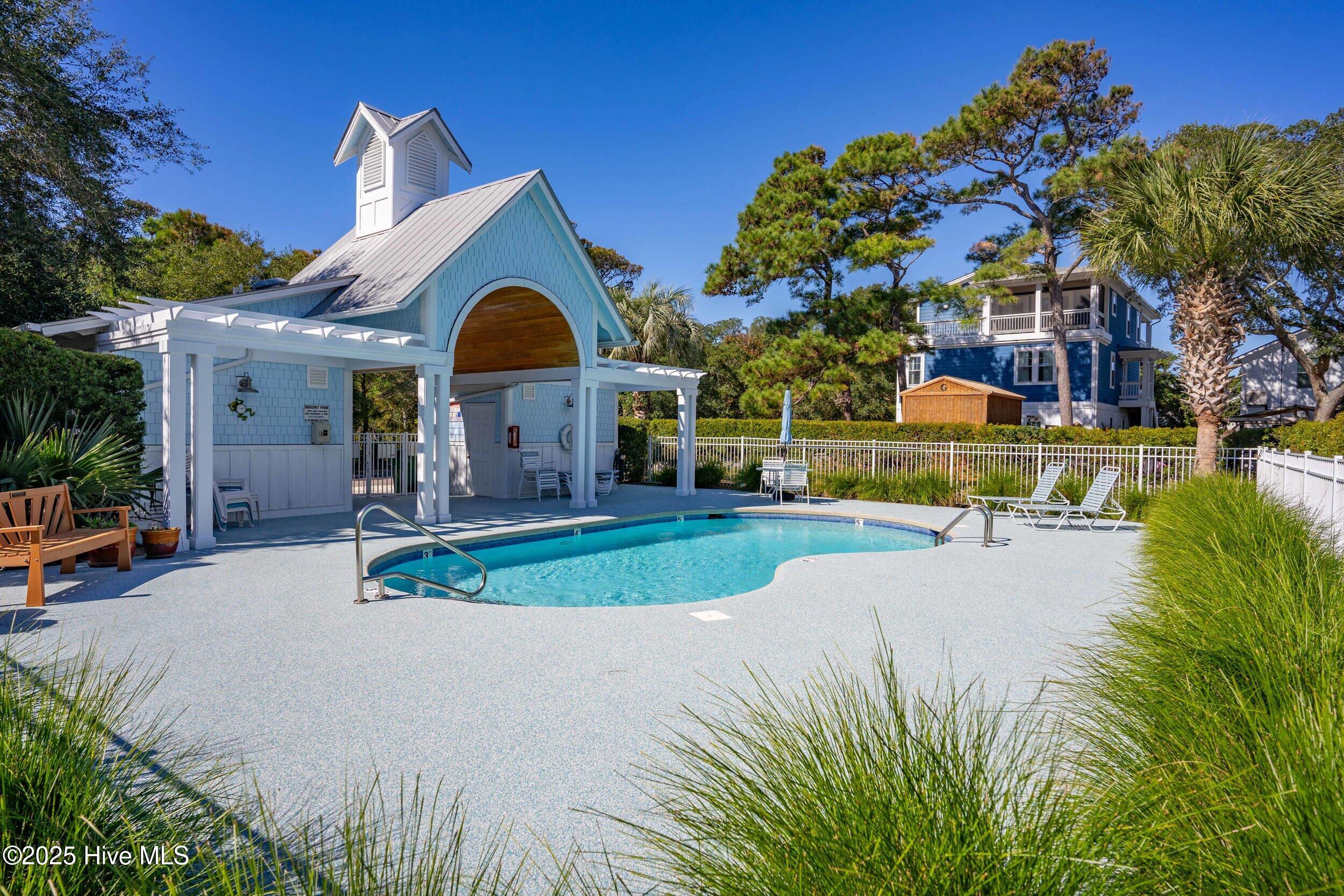 225 Marquesa Way