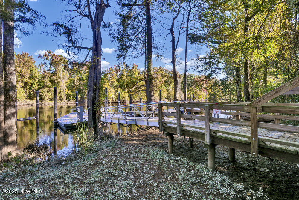3829 Bay Colony Road NE