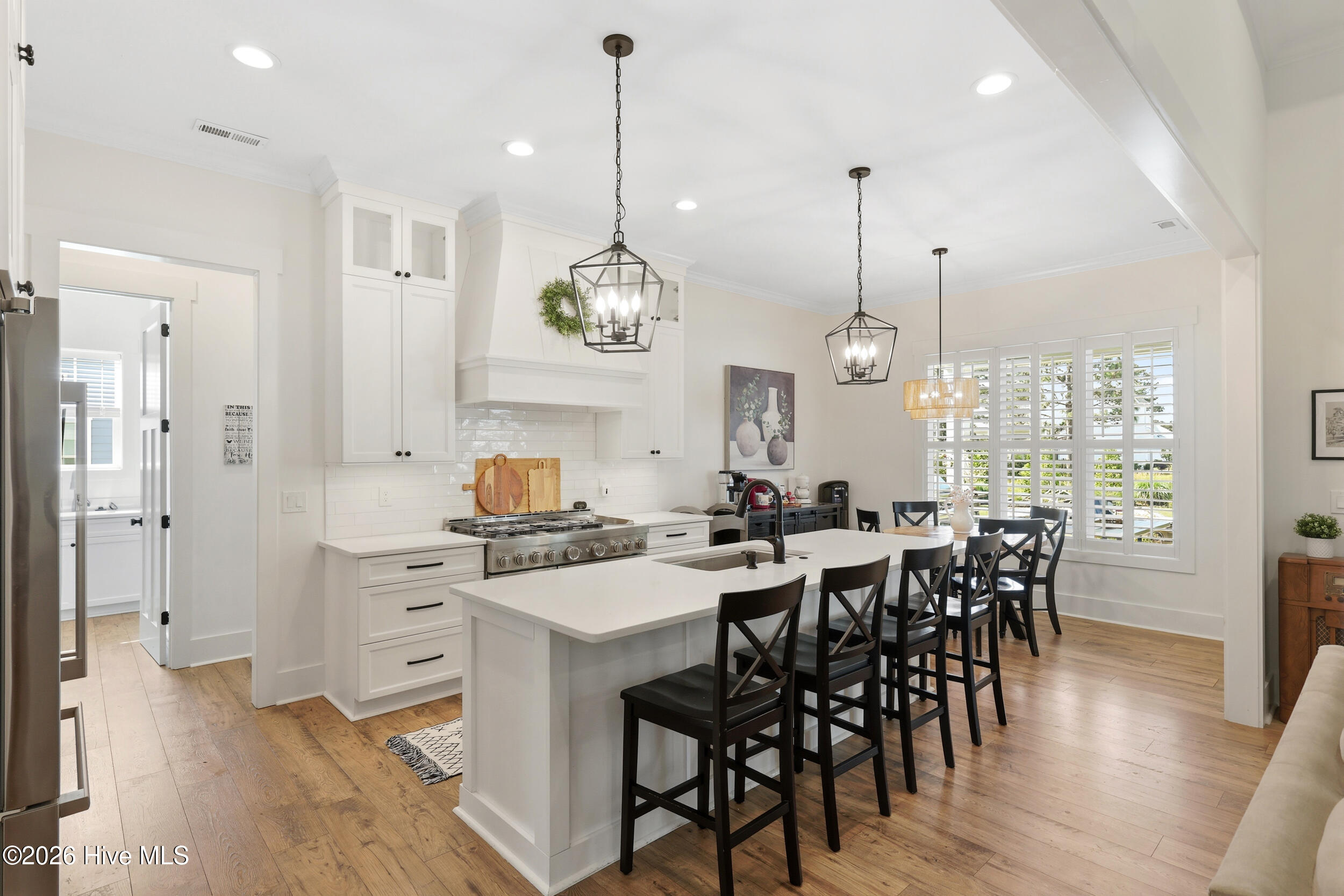3829 Bay Colony Road NE