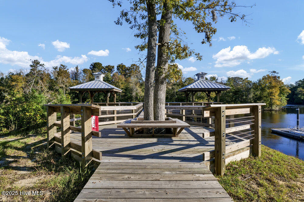 3829 Bay Colony Road NE