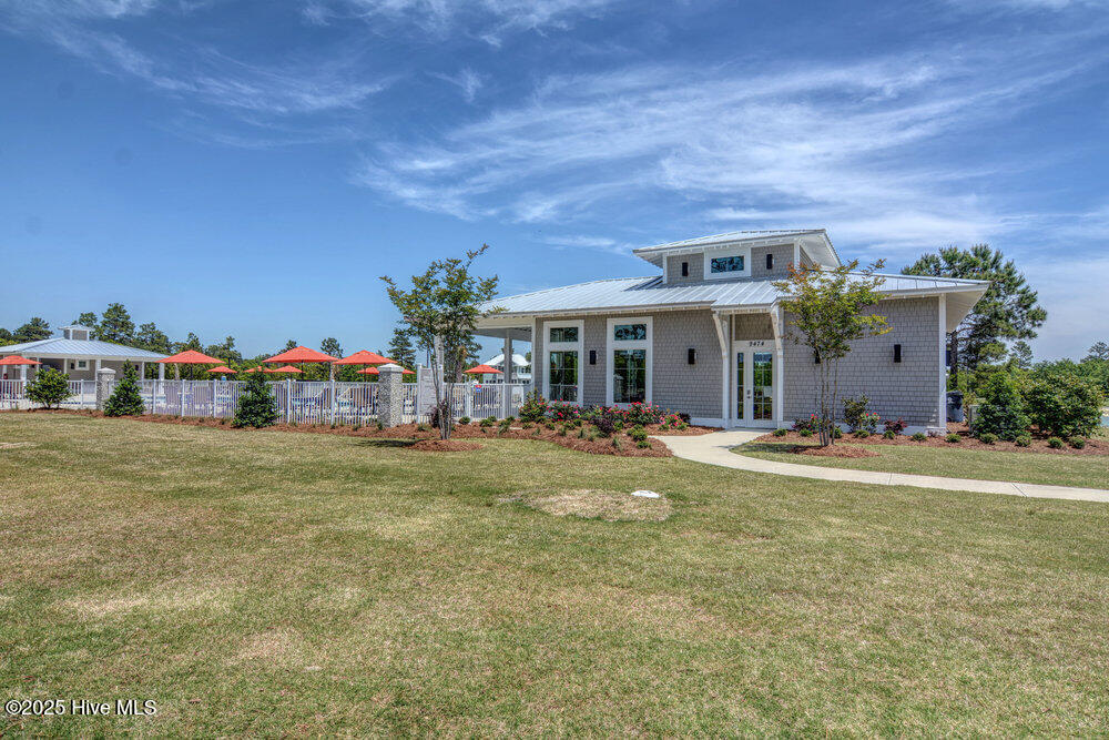 3829 Bay Colony Road NE