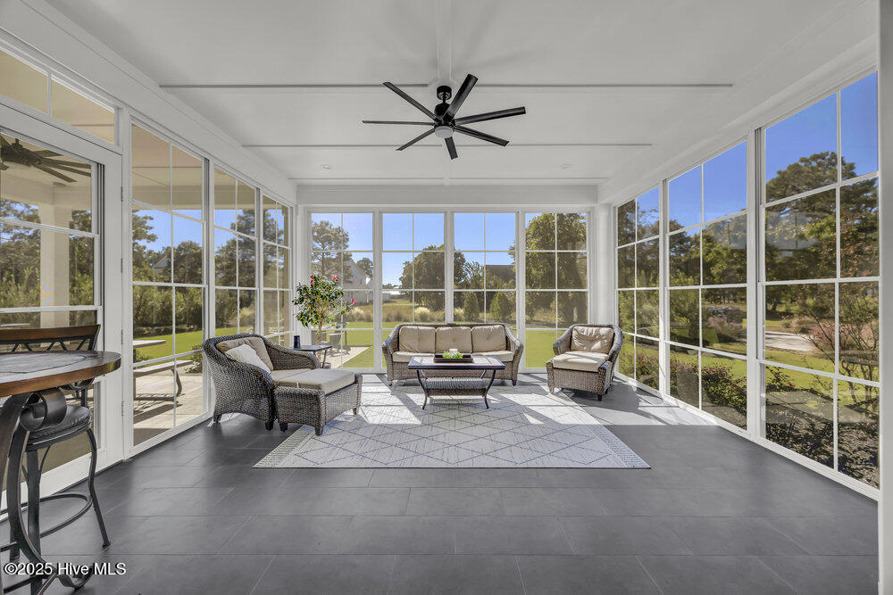 3829 Bay Colony Road NE
