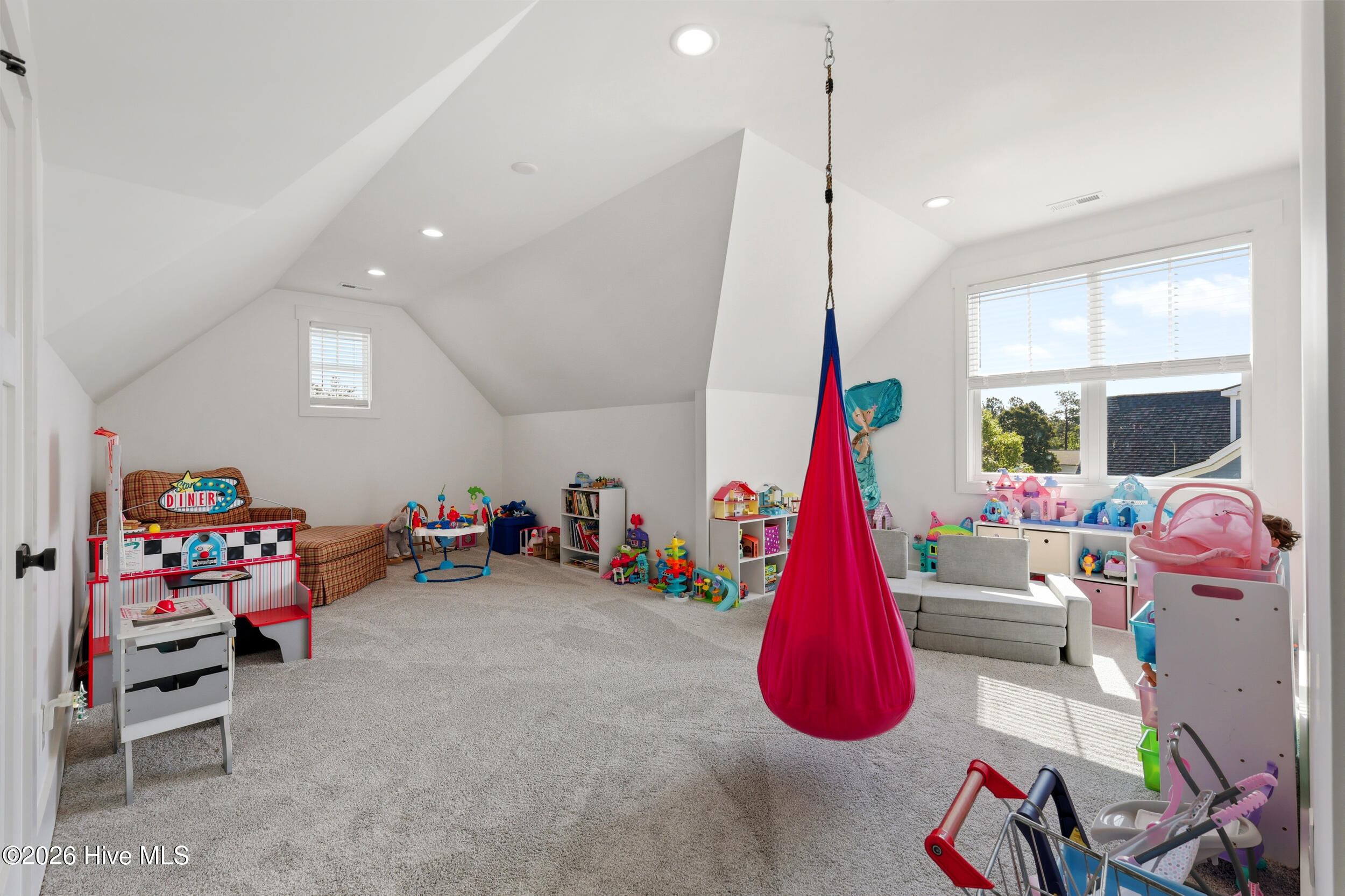 3829 Bay Colony Road NE