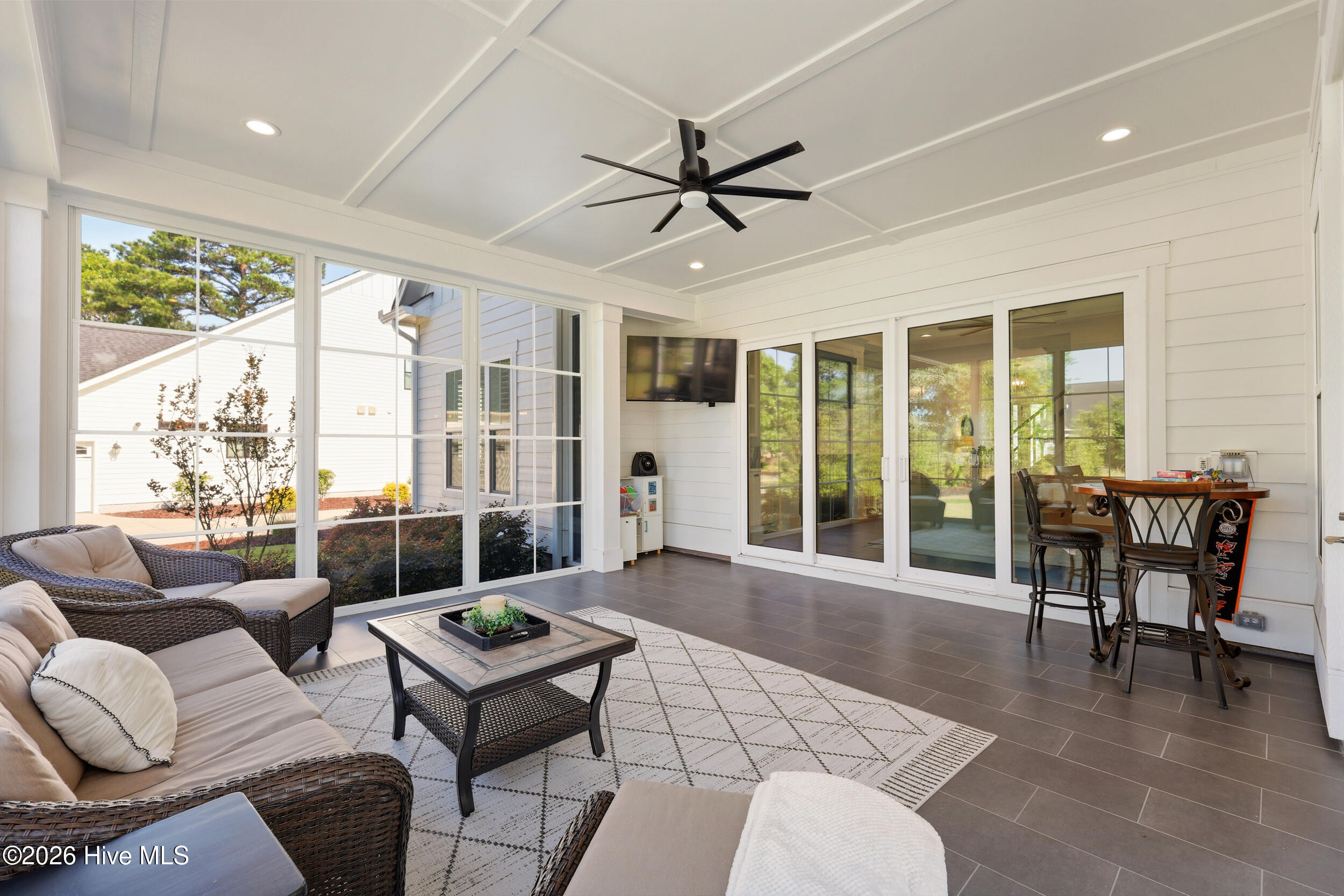 3829 Bay Colony Road NE
