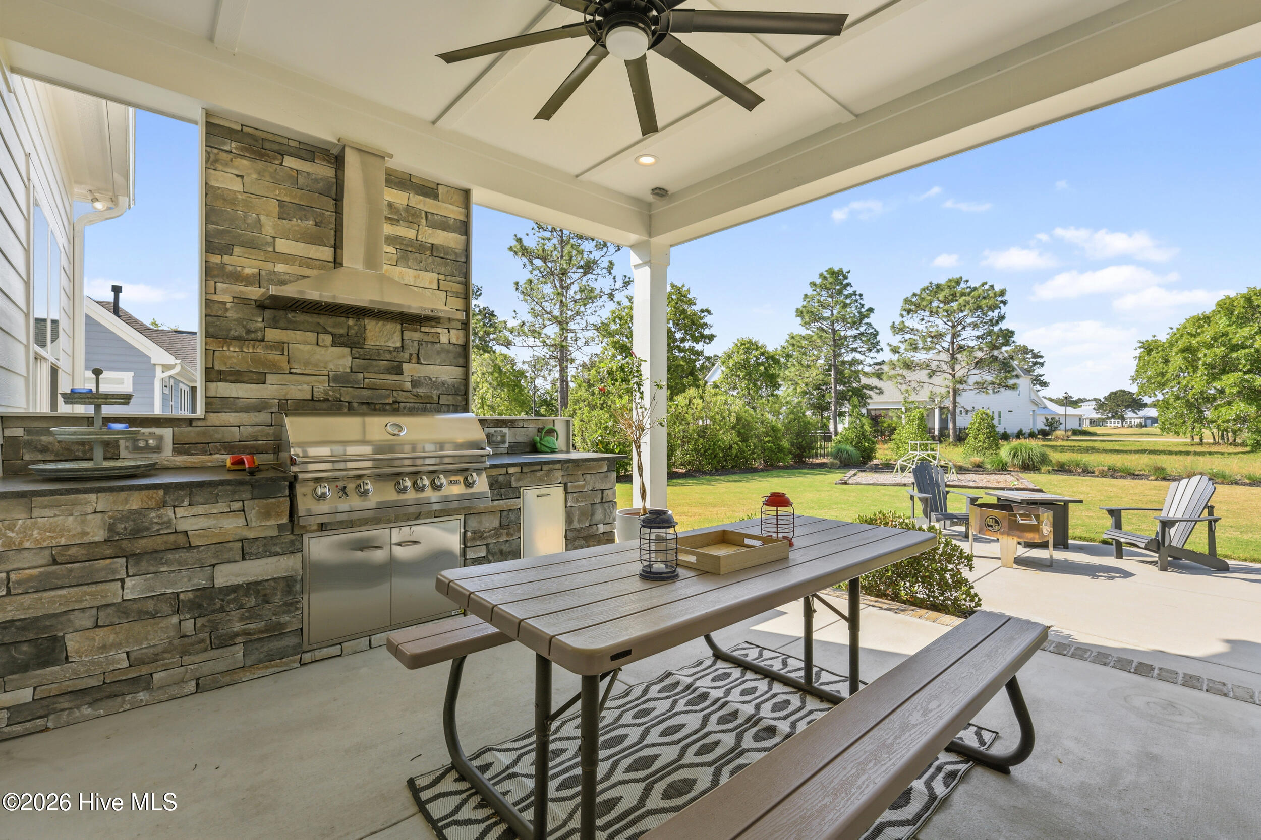 3829 Bay Colony Road NE
