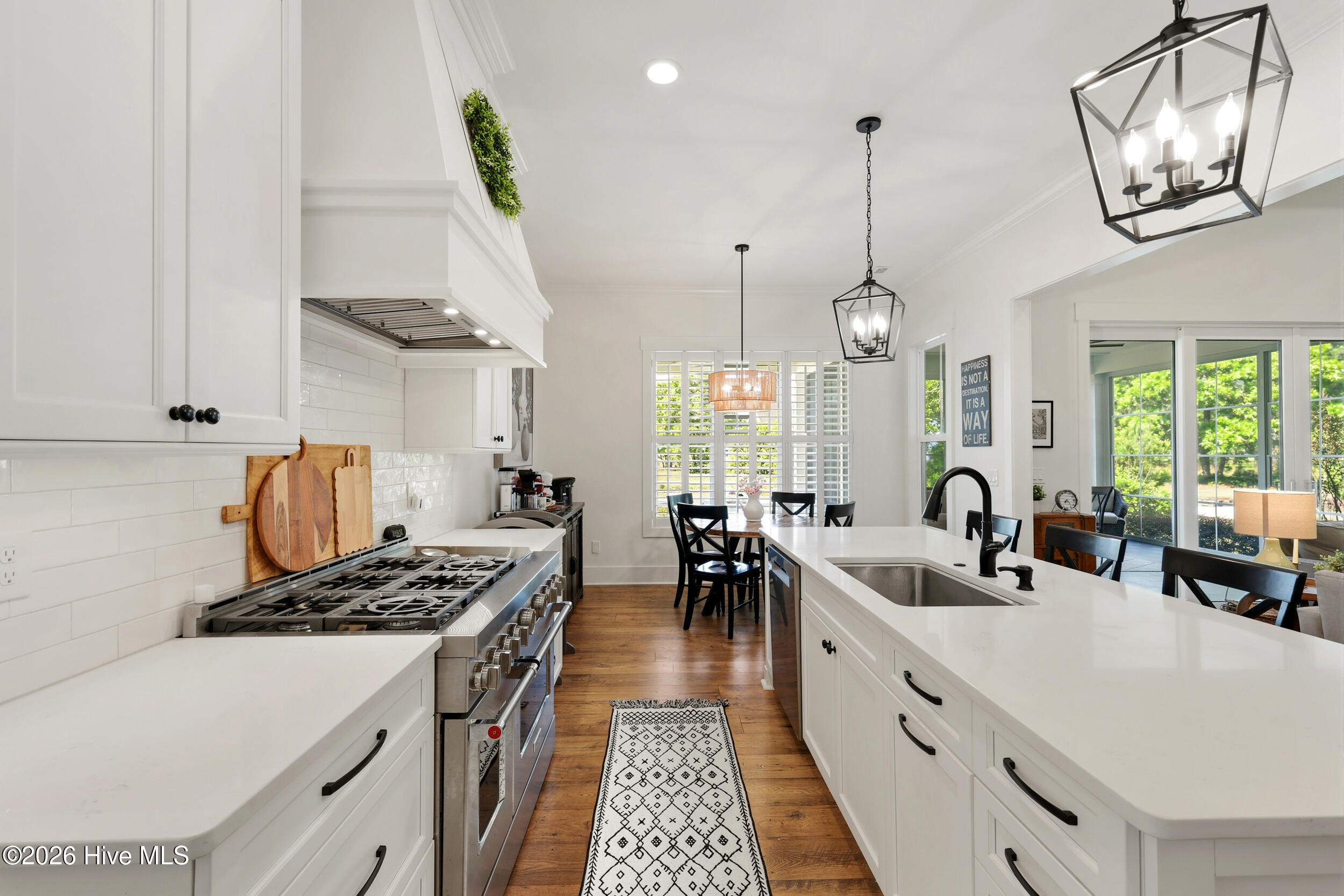 3829 Bay Colony Road NE