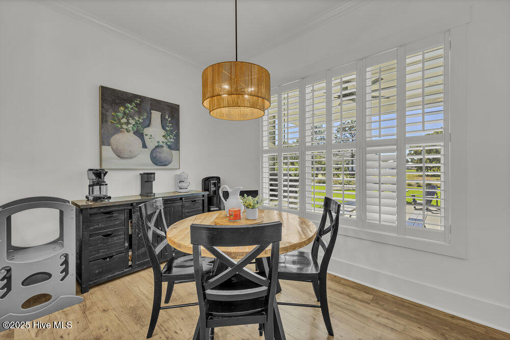 3829 Bay Colony Road NE