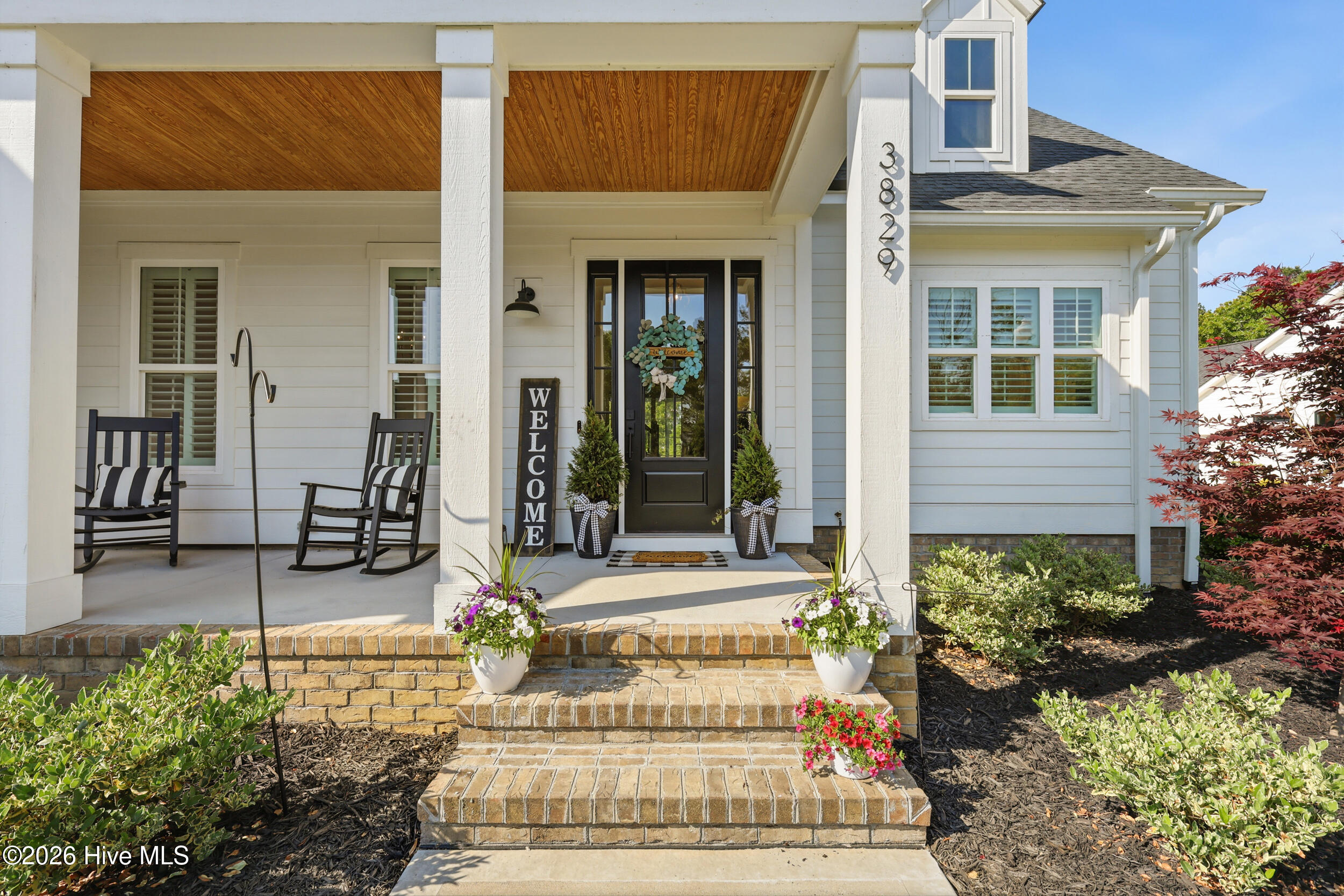 3829 Bay Colony Road NE