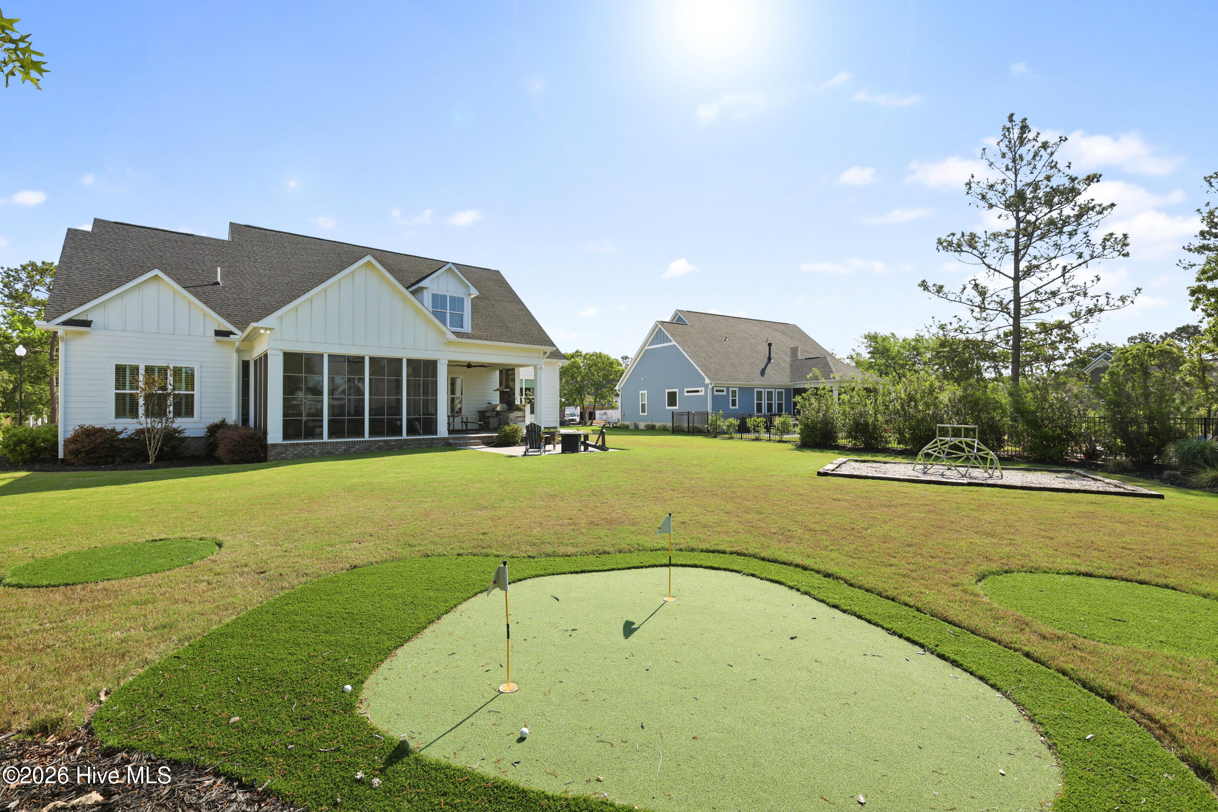 3829 Bay Colony Road NE